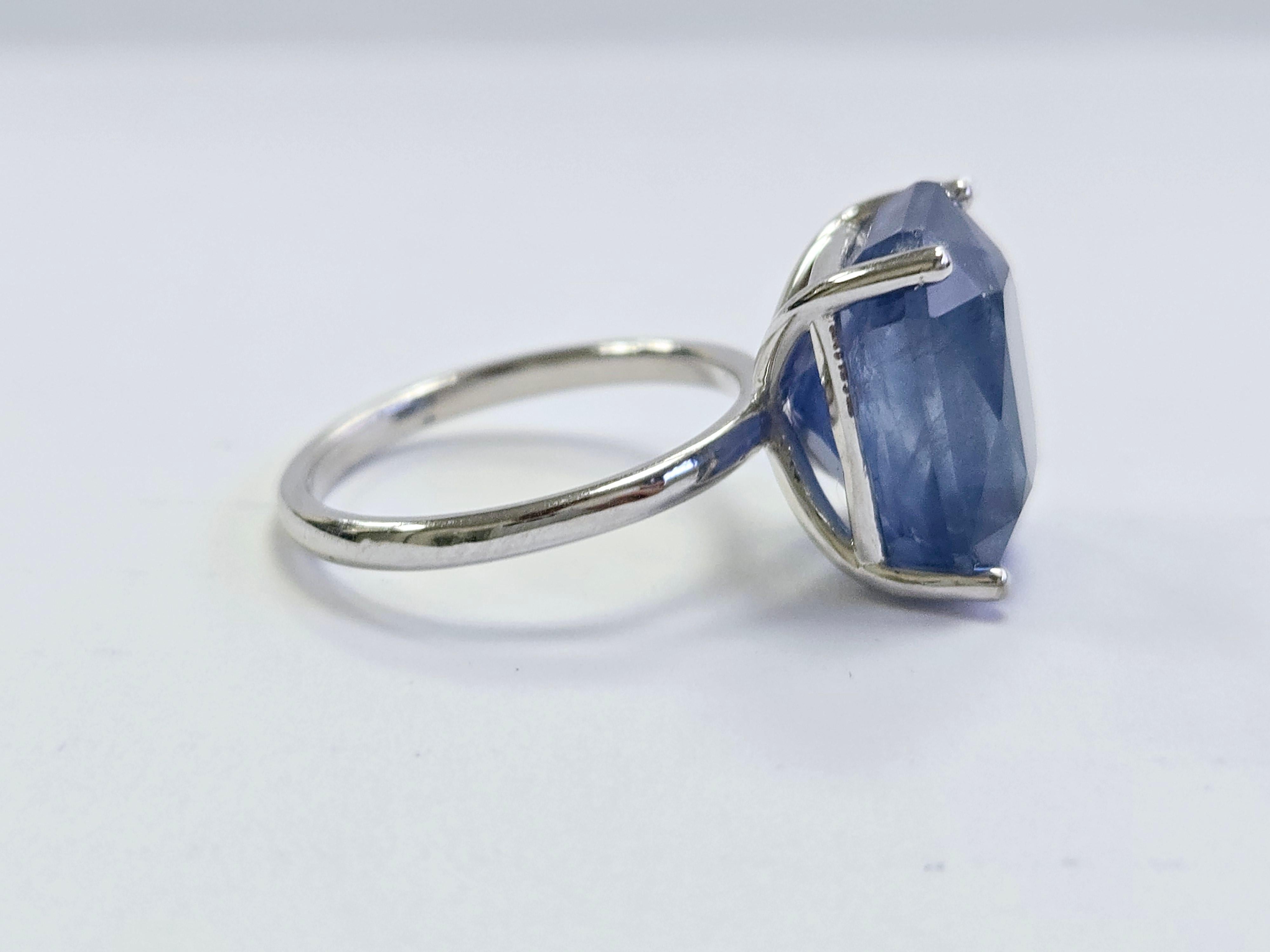 Women's 13.33 Carats Radiant Cut Natural Sapphire Ring 14 Karat White Gold For Sale