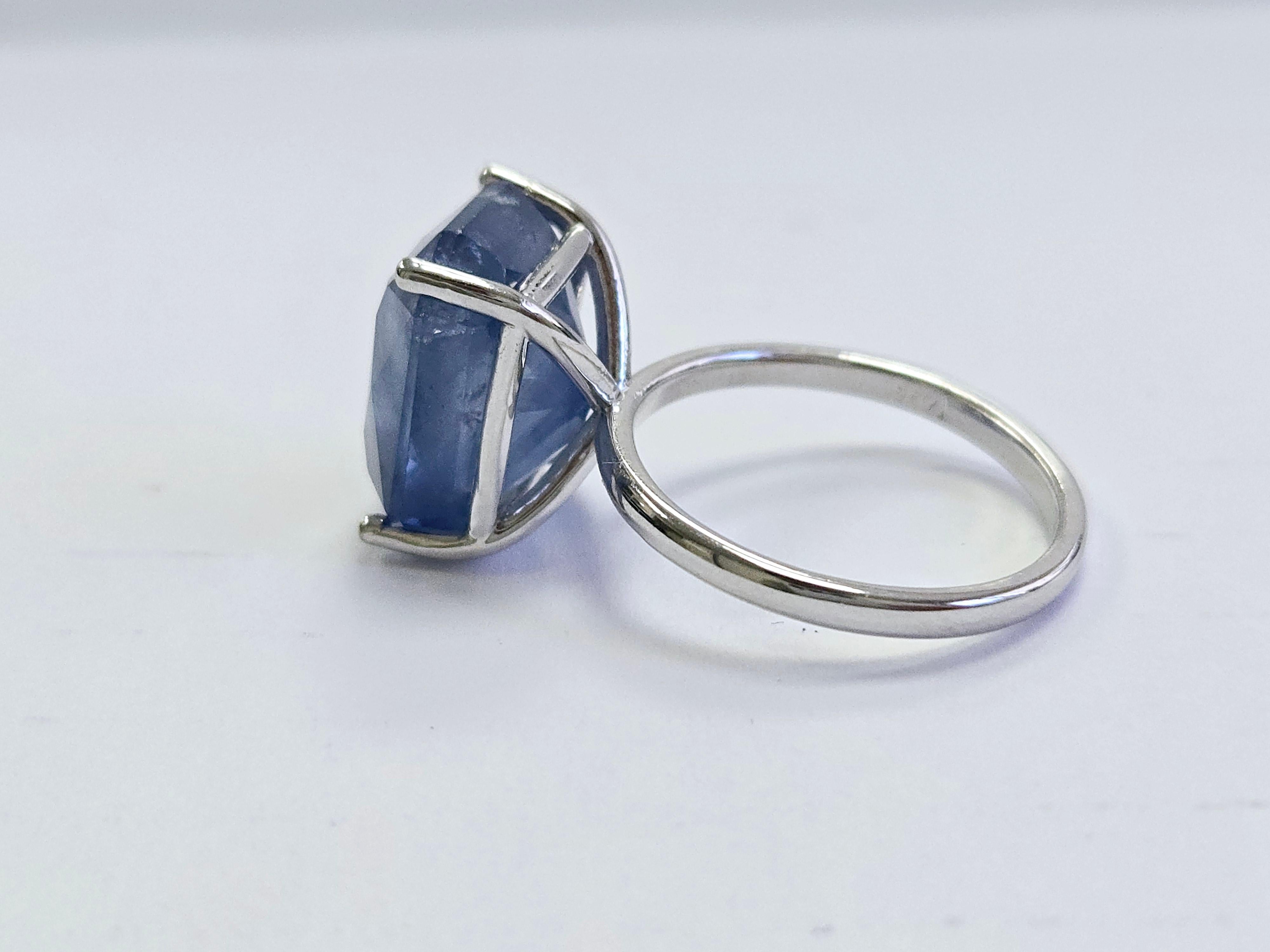 13.33 Carats Radiant Cut Natural Sapphire Ring 14 Karat White Gold For Sale 3
