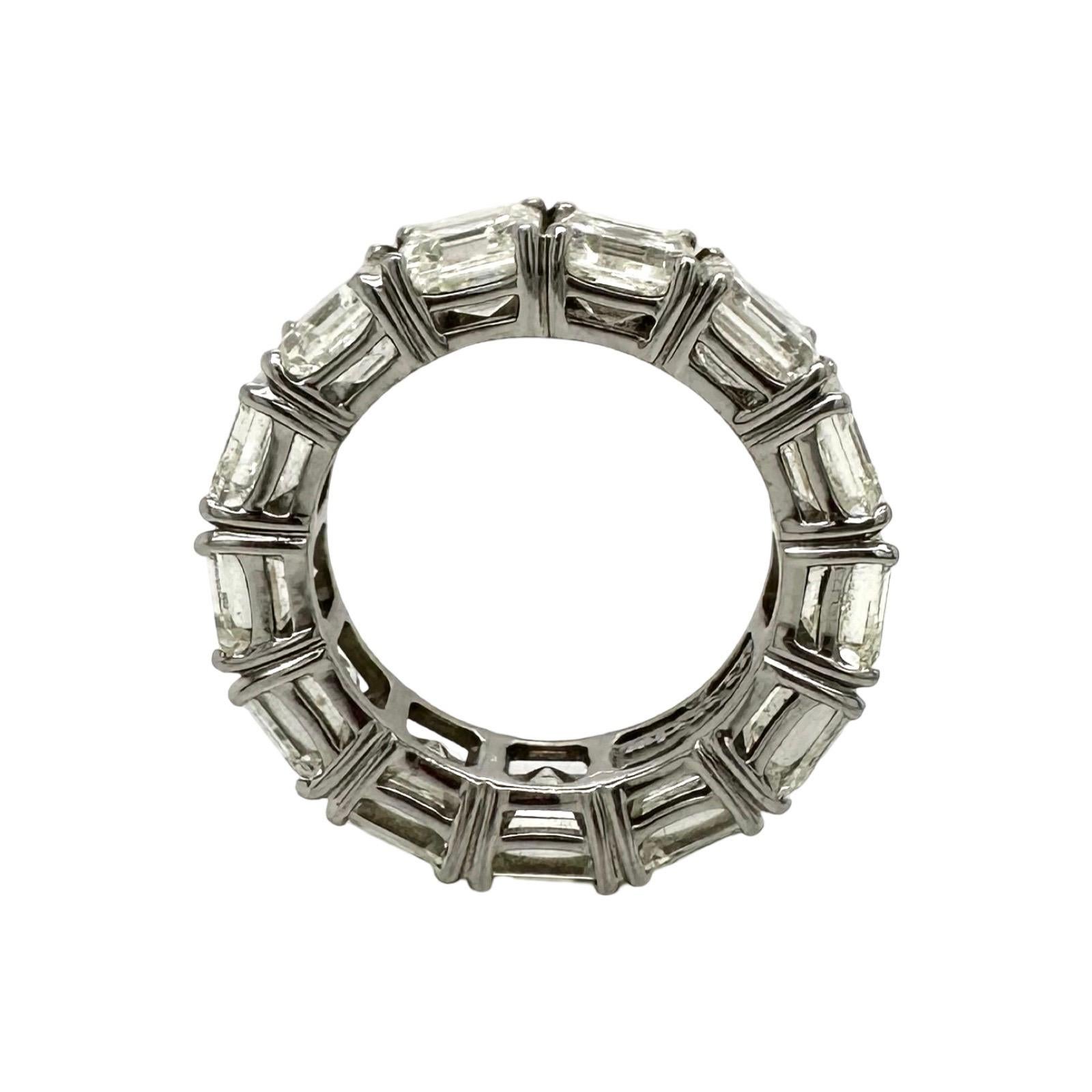 Bague d'éternité en platine de 13,33 ct de diamants taillés en Asscher Excellent état - En vente à Miami, FL