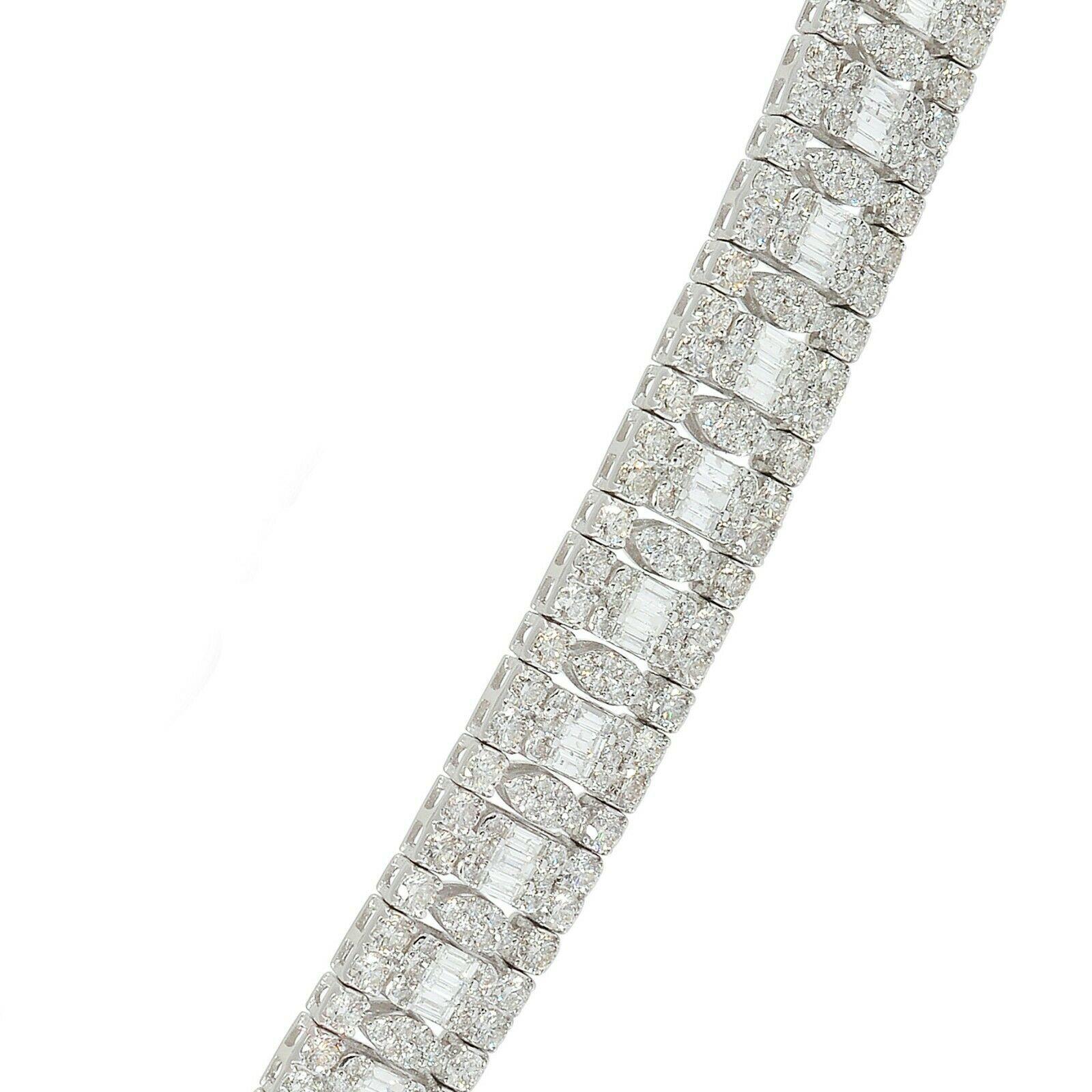 Modern 13.35 Carat Diamond 14 Karat White Gold Choker Necklace For Sale