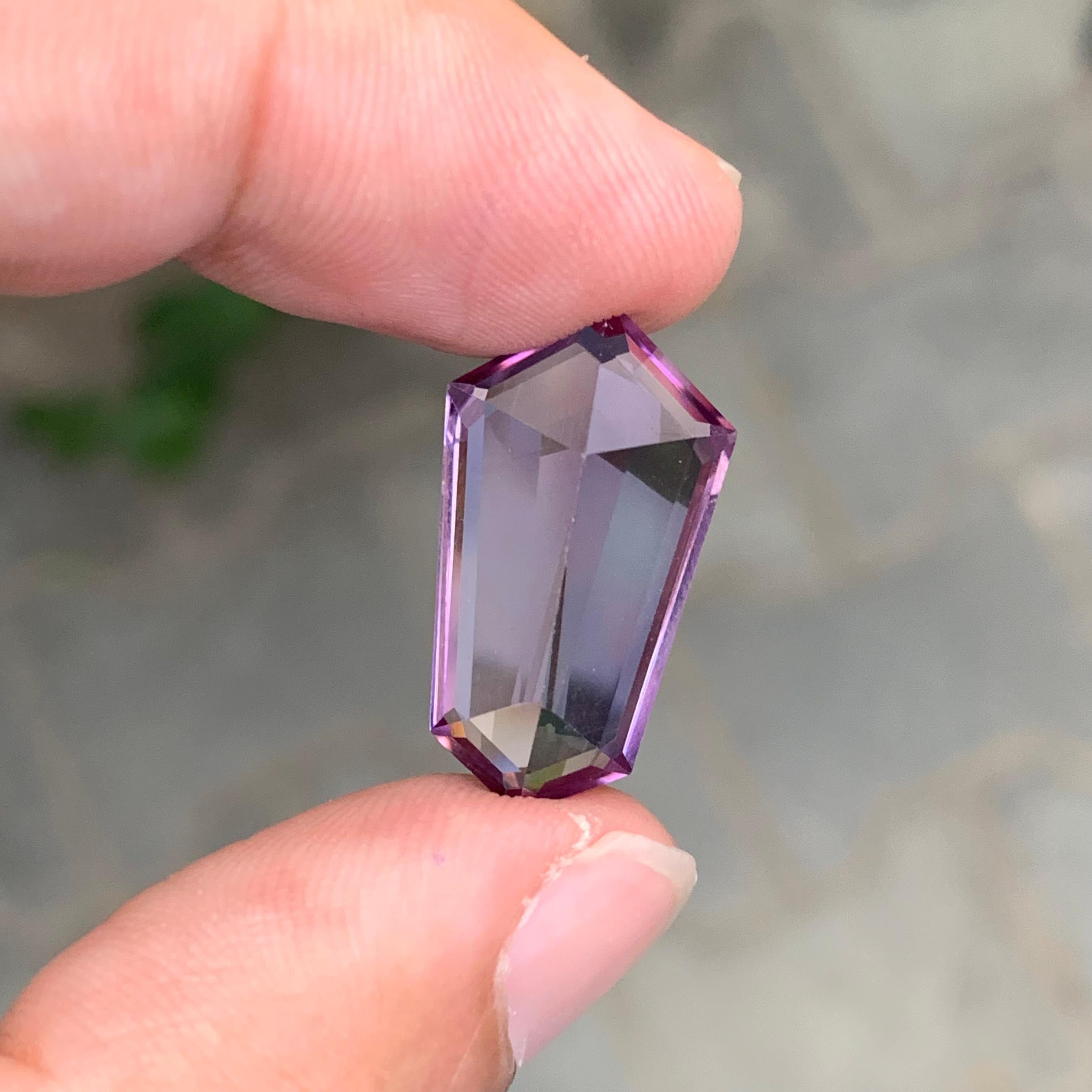 13,35 Karat Natürlicher loser Amethyst Sarg Form Edelstein für Damen oder Herren im Angebot