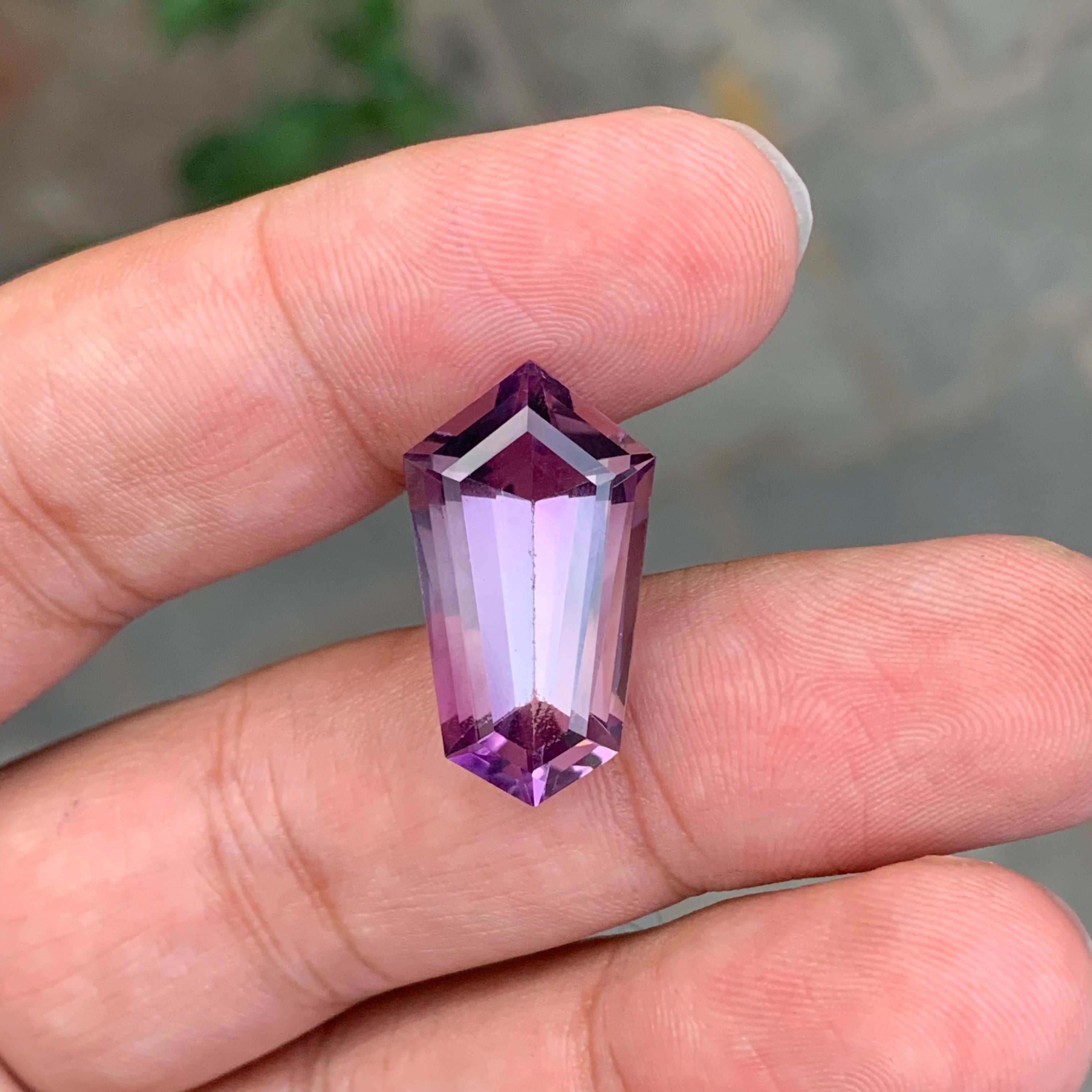 13,35 Karat Natürlicher loser Amethyst Sarg Form Edelstein im Angebot 1