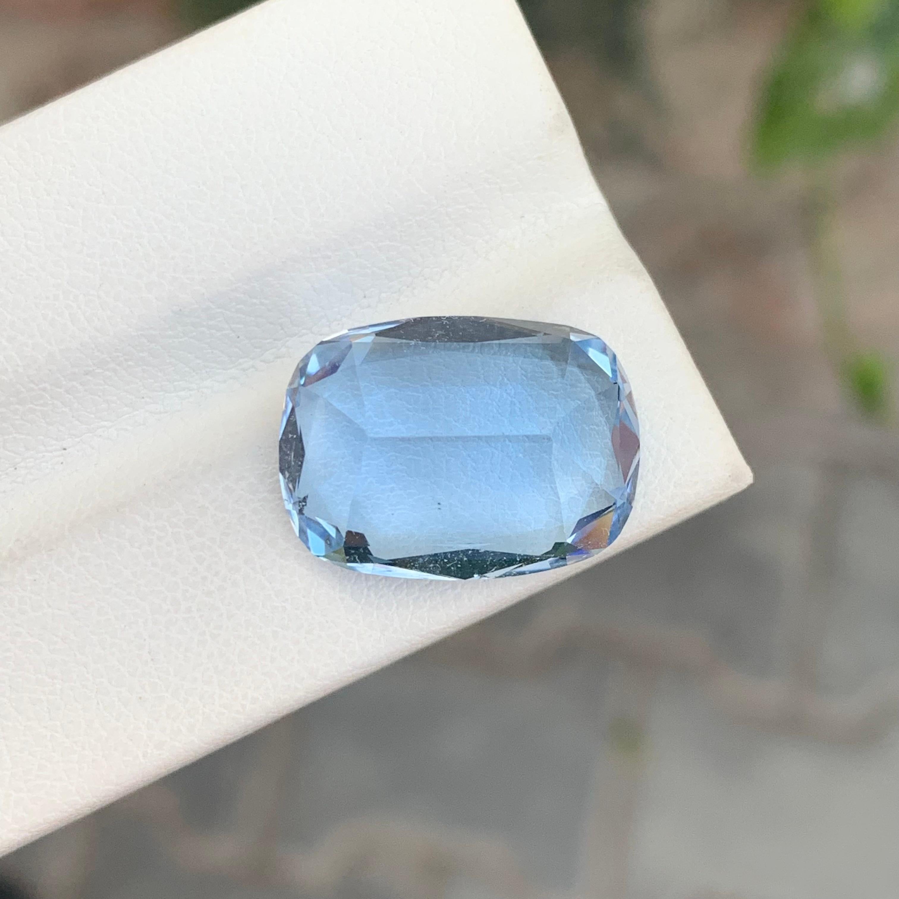 13.35 Carat Pretty Loose Aquamarine Goshenite Cushion Shape Gemstone For Sale 4