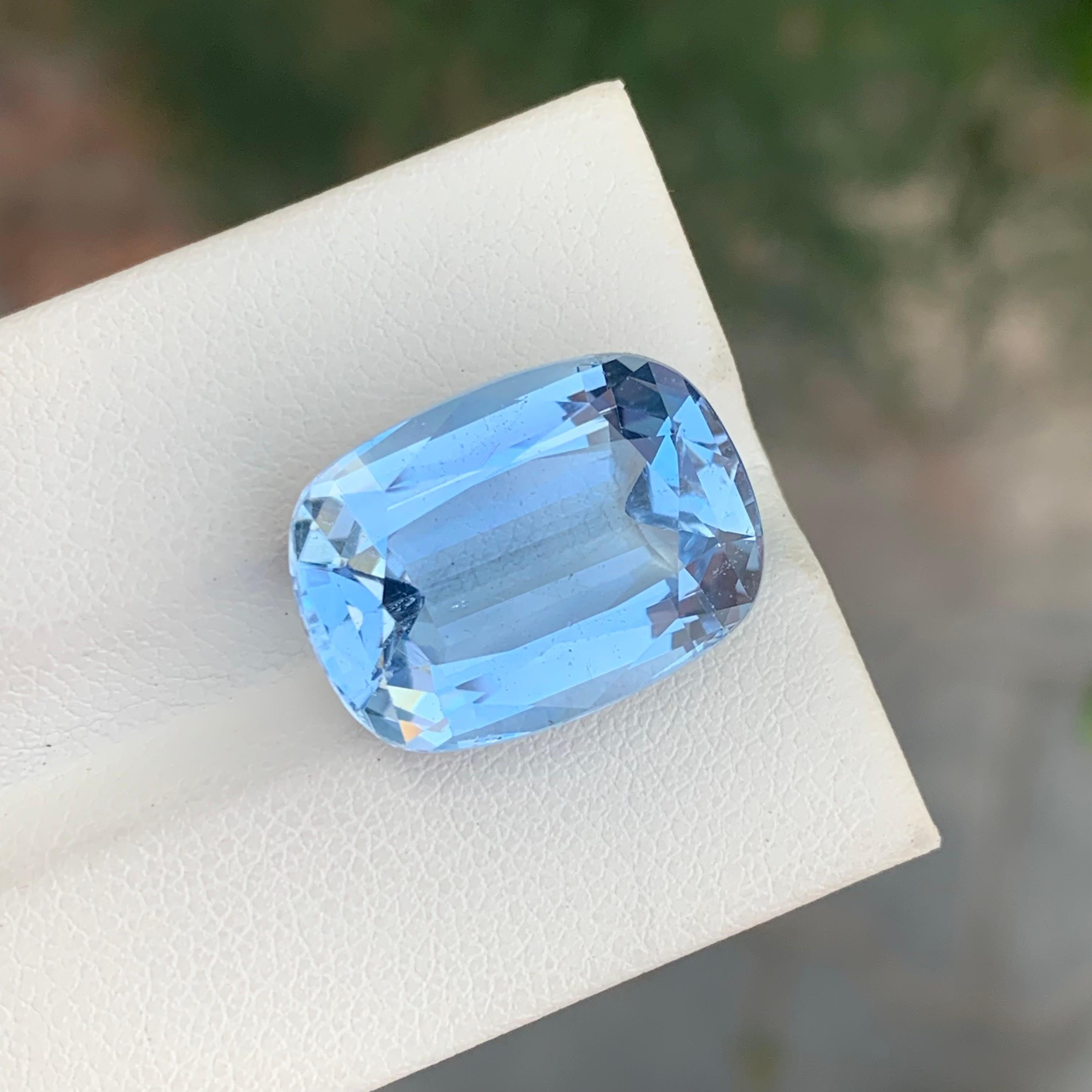 Arts and Crafts 13.35 Carat Pretty Loose Aquamarine Goshenite Cushion Shape Gemstone For Sale