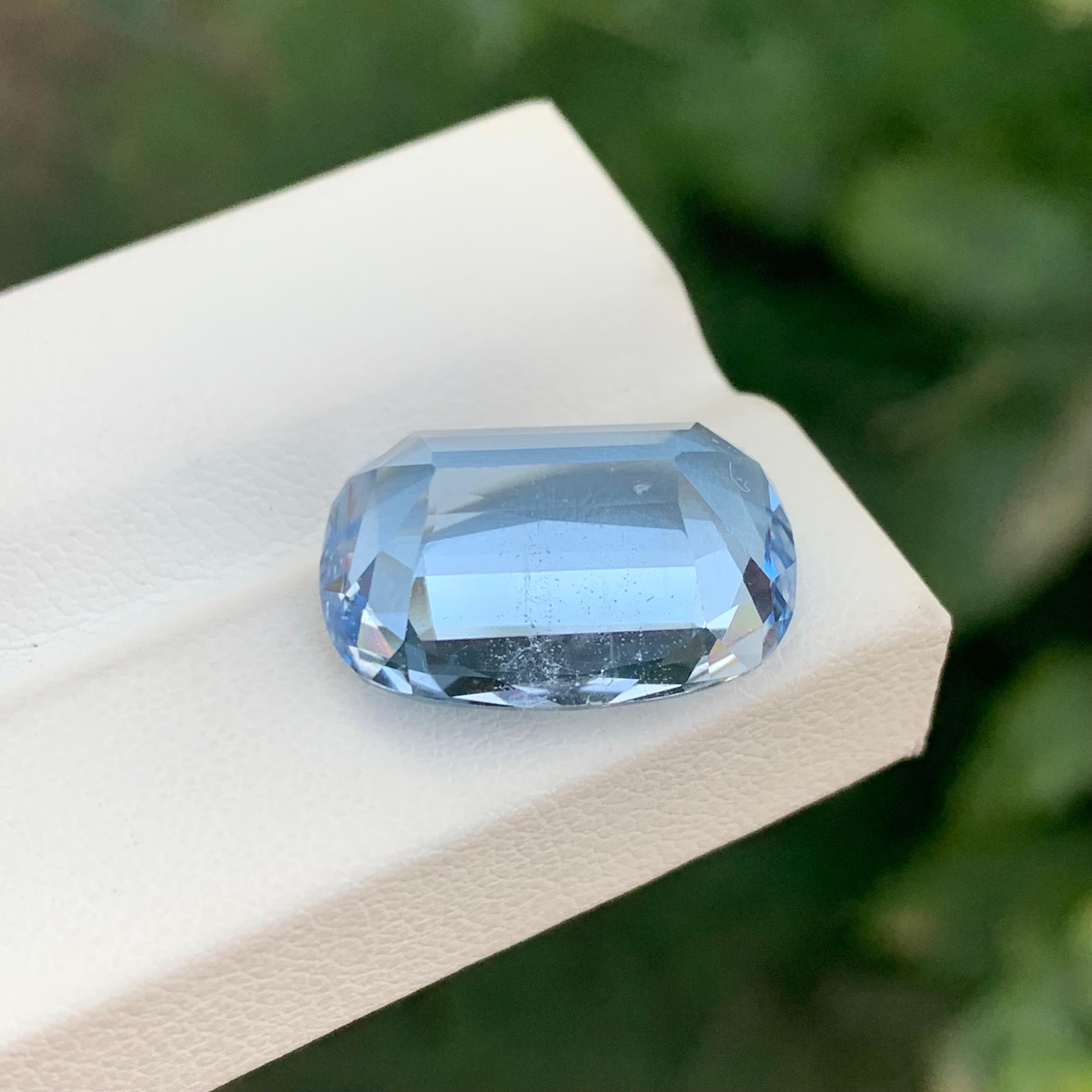 13.35 Carat Pretty Loose Aquamarine Goshenite Cushion Shape Gemstone In New Condition For Sale In Peshawar, PK