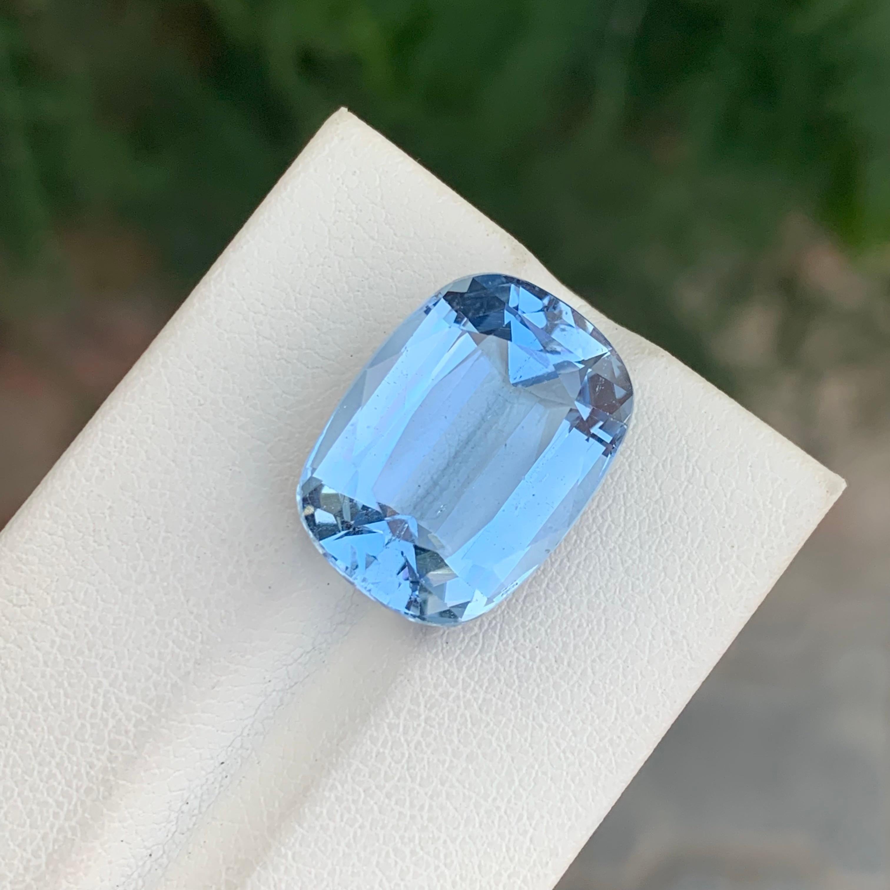 Women's or Men's 13.35 Carat Pretty Loose Aquamarine Goshenite Cushion Shape Gemstone For Sale