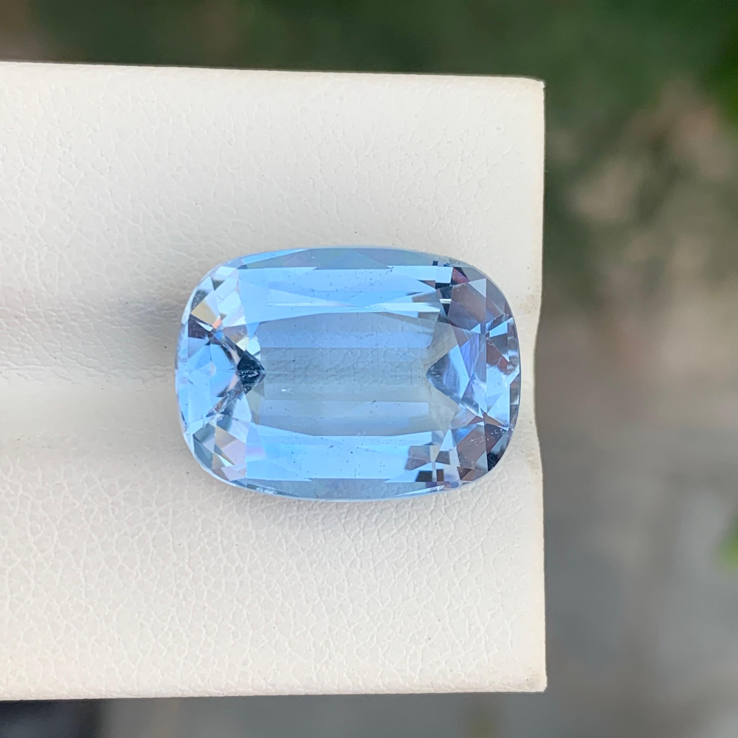 13.35 Carat Pretty Loose Aquamarine Goshenite Cushion Shape Gemstone For Sale 1