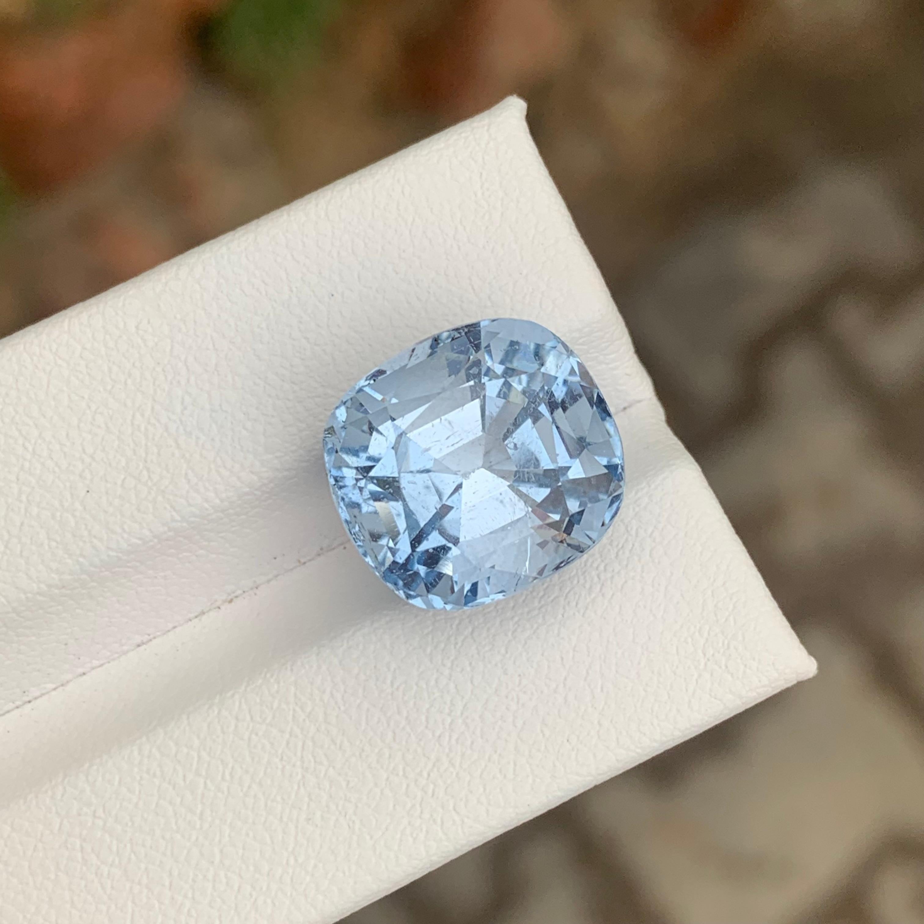13.35 Carats Natural Loose Aquamarine Goshenite Cushion Cut For Sale 8