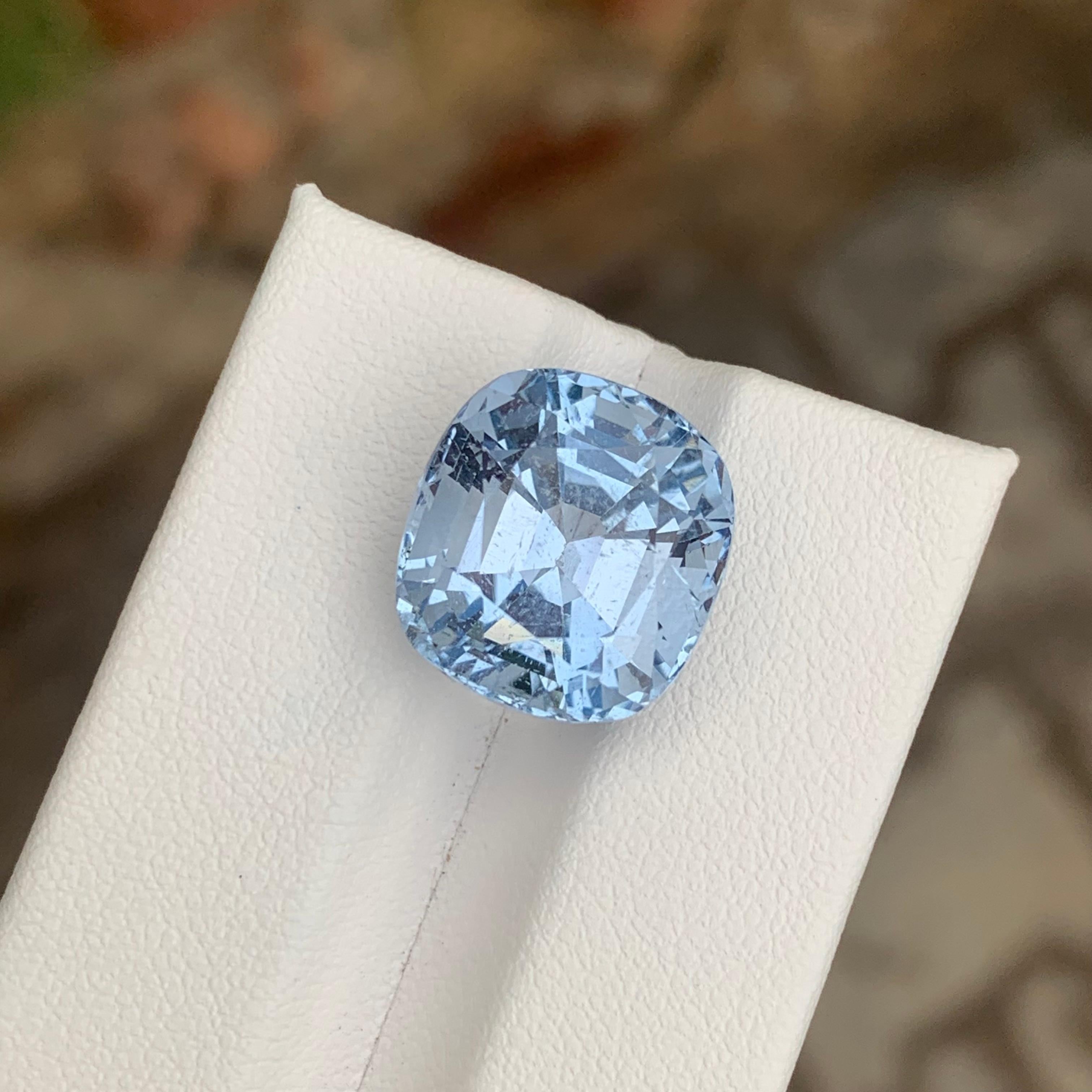 13.35 Carats Natural Loose Aquamarine Goshenite Cushion Cut For Sale 2
