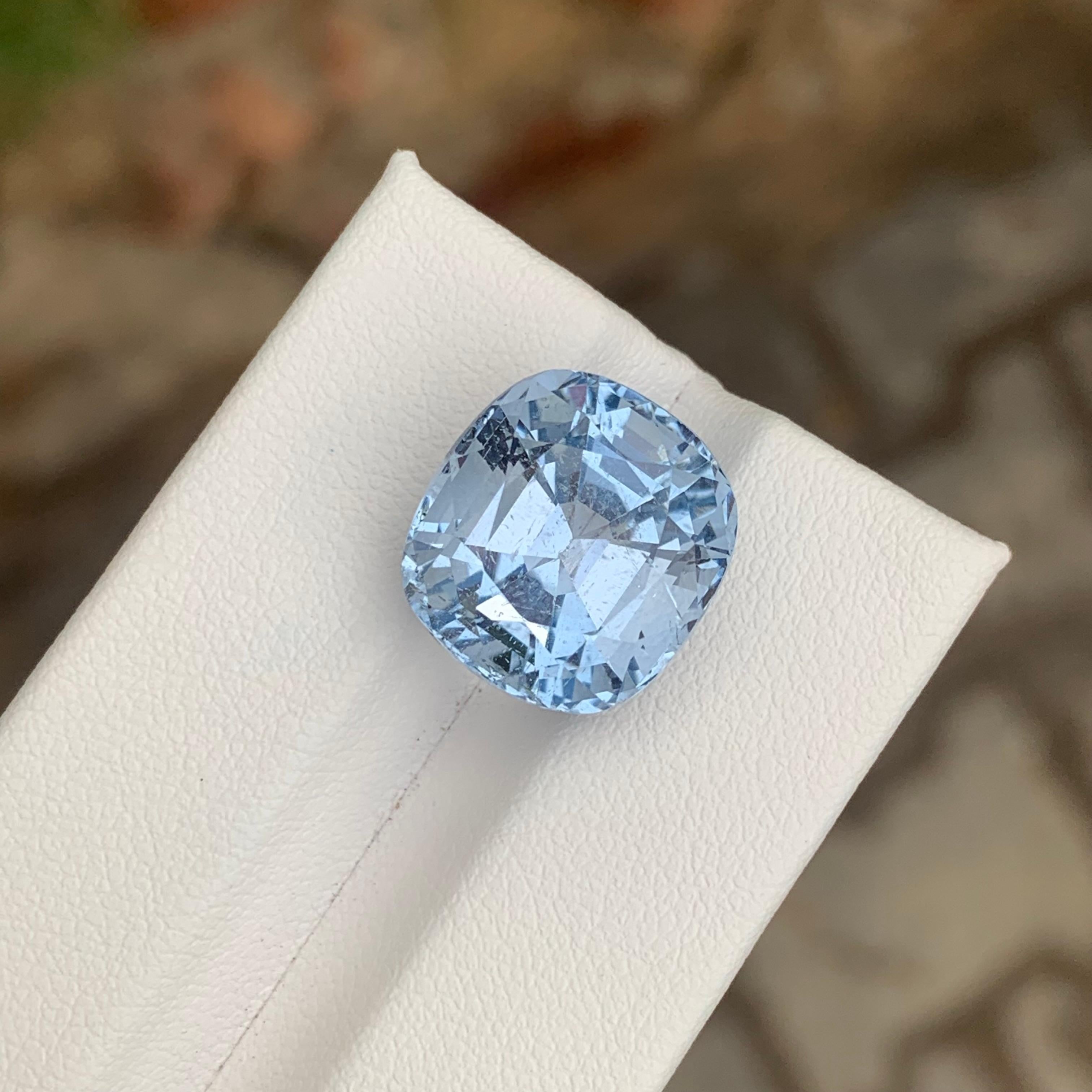 13.35 Carats Natural Loose Aquamarine Goshenite Cushion Cut For Sale 3