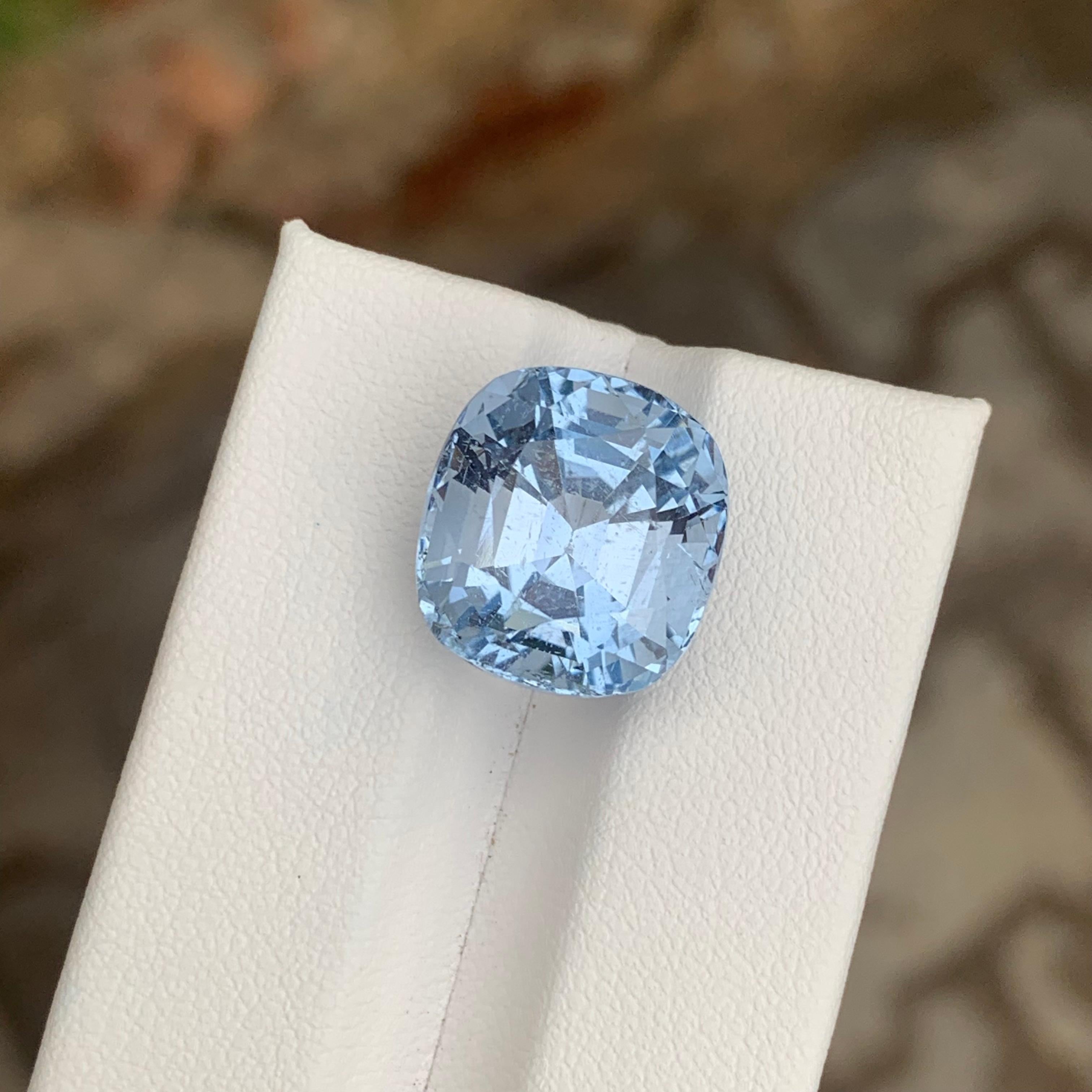 13.35 Carats Natural Loose Aquamarine Goshenite Cushion Cut For Sale 4