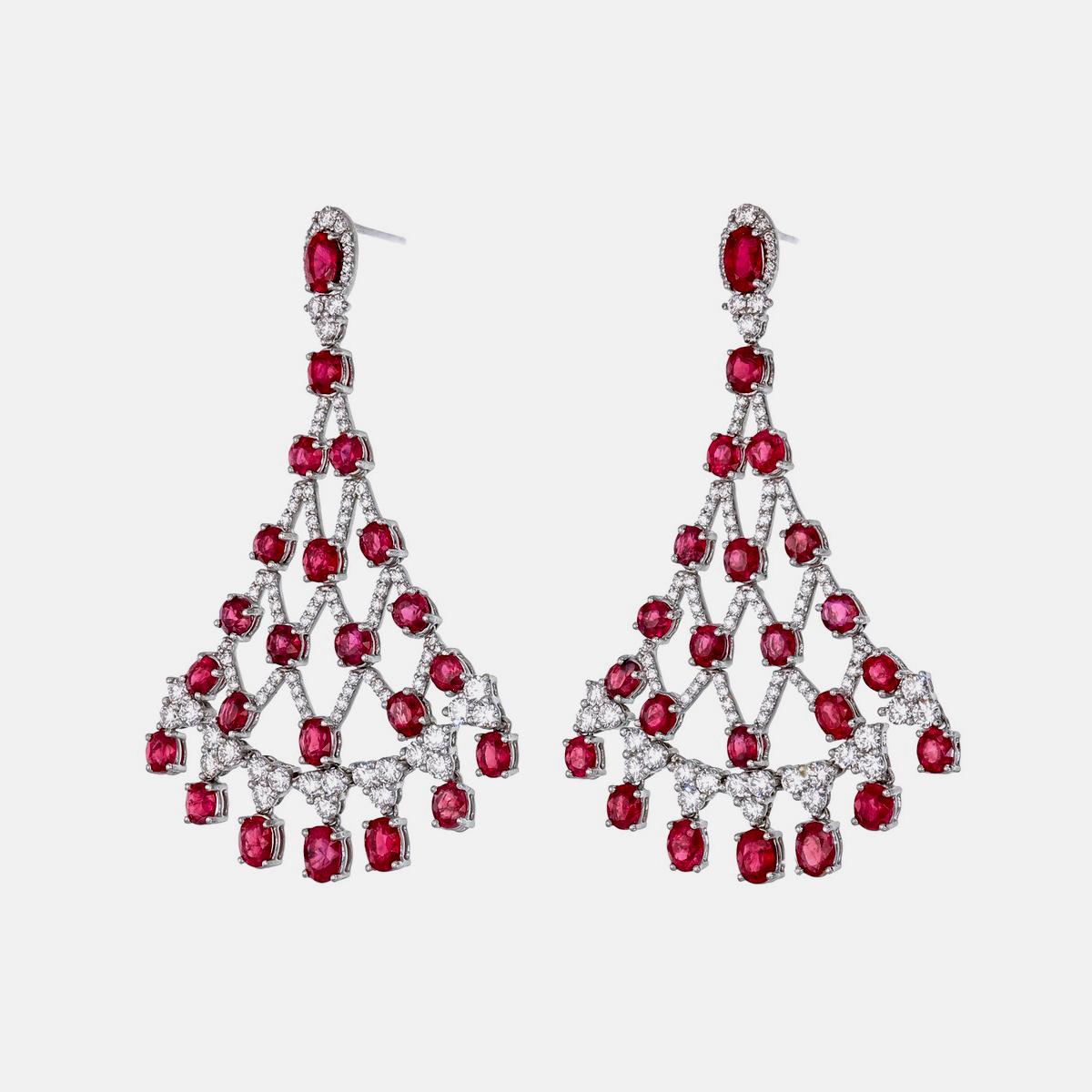 Taglio rotondo 13.36 Carat Burma Ruby And Diamond Earrings In Platinum in vendita