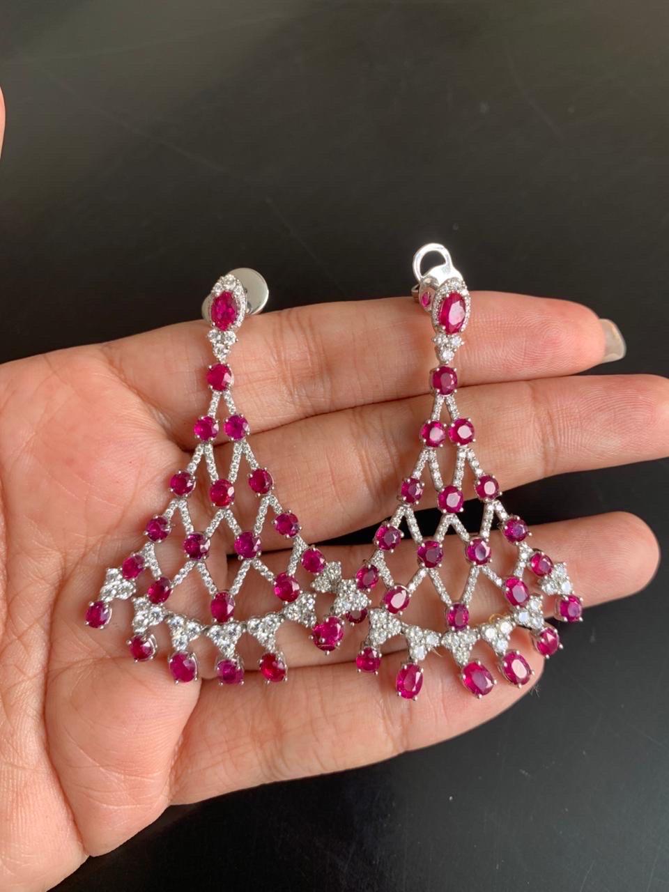 13.36 Carat Burma Ruby And Diamond Earrings In Platinum In condizioni Nuovo in vendita a Bangkok, TH