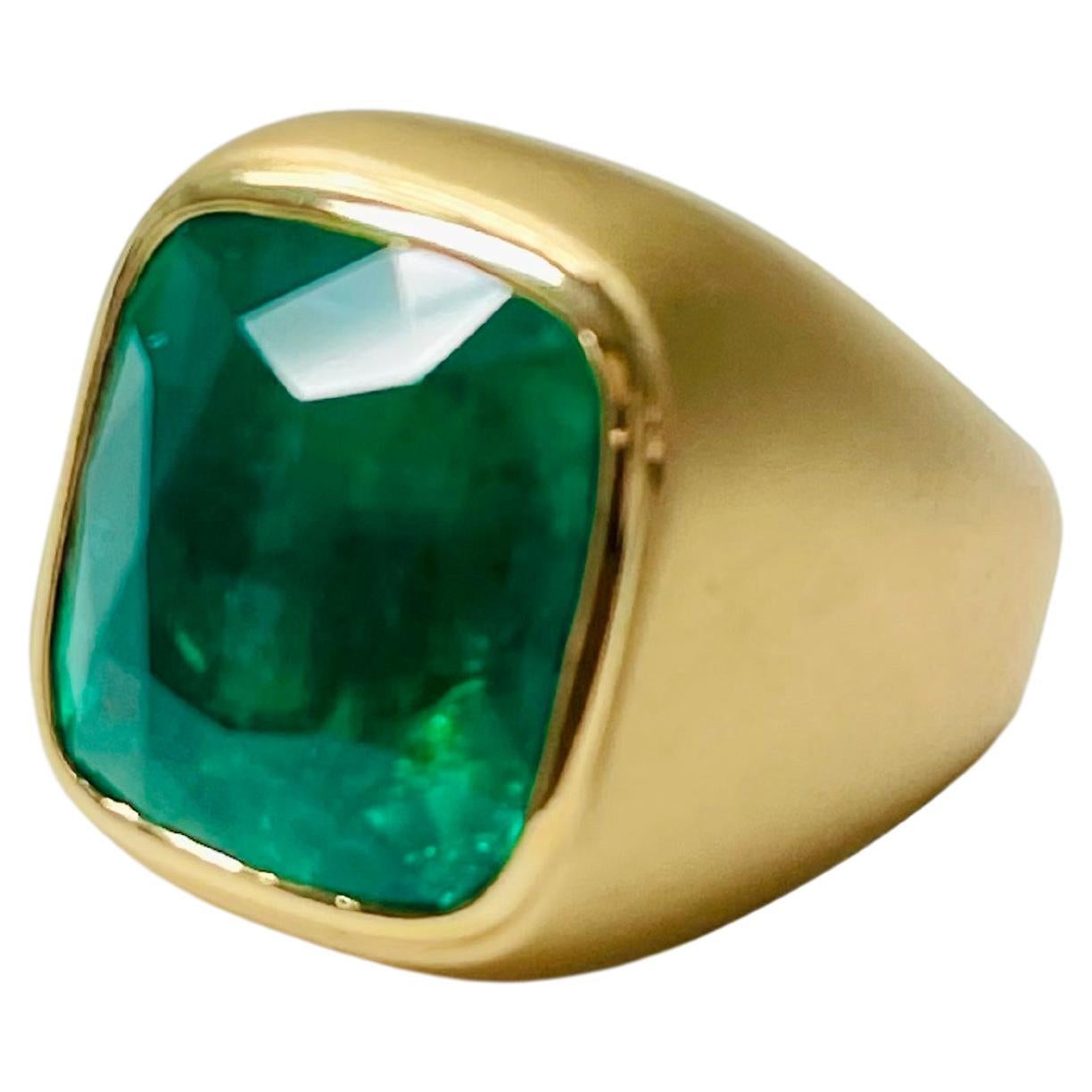 Exceptionally beautiful 13.38 Carat Colombian Emerald Engagement ring handcrafted in 18k yellow gold. AGL CERTIFIED . 

Colombian Emerald : 13.38 carat 
Measurements of Emerald : 15.23 x 13.51 x 9.68 mm 
Ring size : 6.25 
