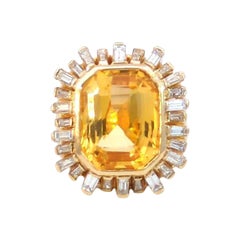 13.38 Carat Yellow Sapphire and Diamond Ring in 18K Gold, 20.97 Grams