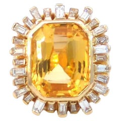 Vintage 13.38 Carats Yellow Sapphire Ring 18K Gold 20.97 grams