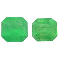 Paire d'émeraudes vertes carrées de Colombie de 1.33 carat