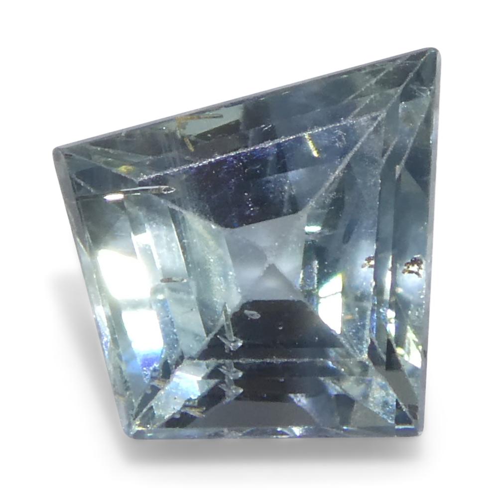 1,33ct Zaffiro blu trapazoide/acaro dell'Africa orientale in vendita 1