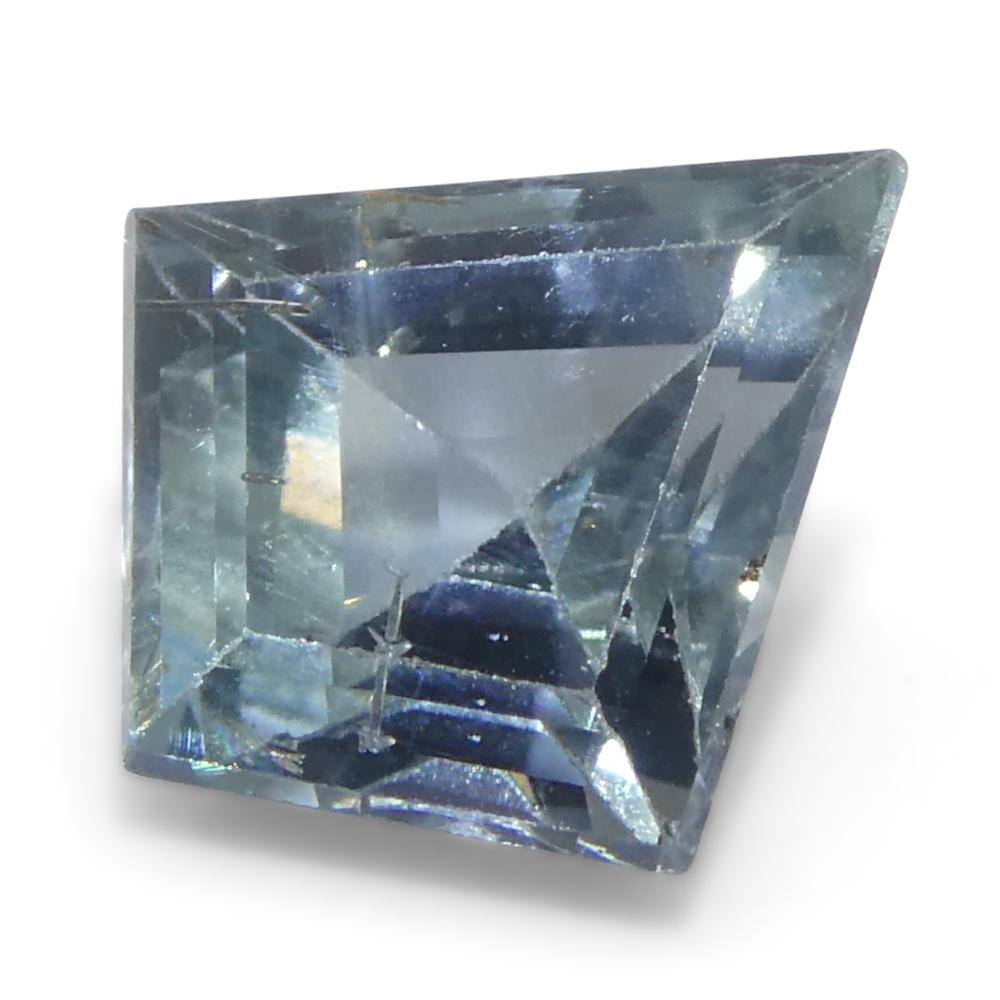 1,33ct Zaffiro blu trapazoide/acaro dell'Africa orientale in vendita 3