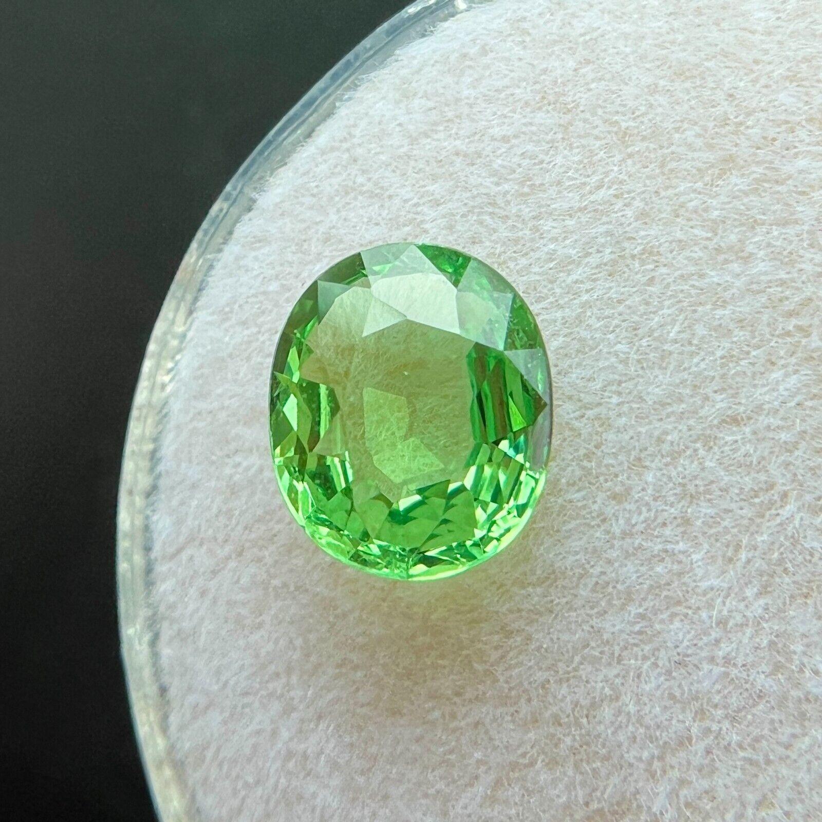 1.33ct Lebendiges Grün Lebendiger Tsavorit Granat Ovalschliff Loser Edelstein 7.4x6.3mm im Zustand „Neu“ in Birmingham, GB
