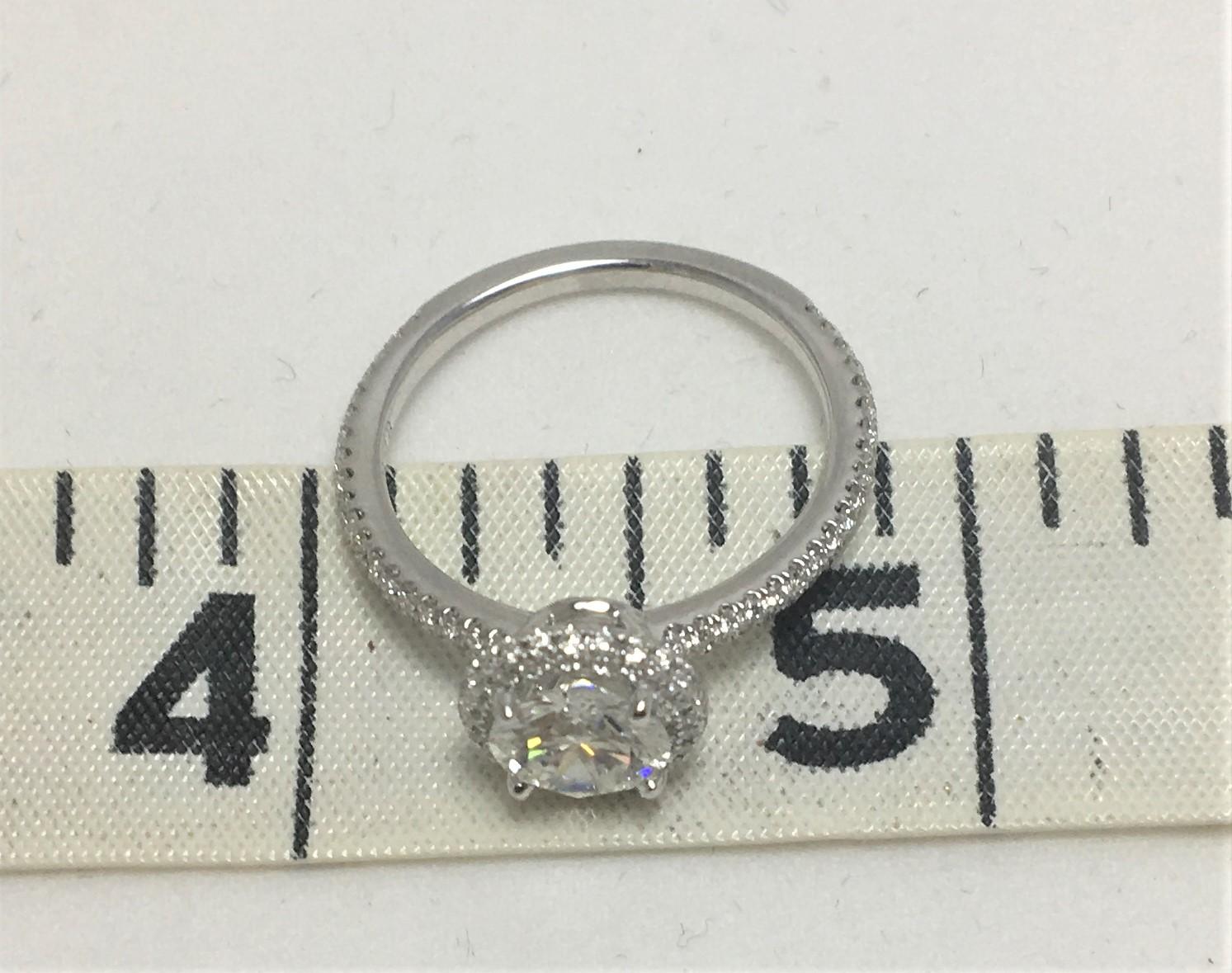 Bague de fiançailles avec diamants de 1,34 carat Unisexe en vente