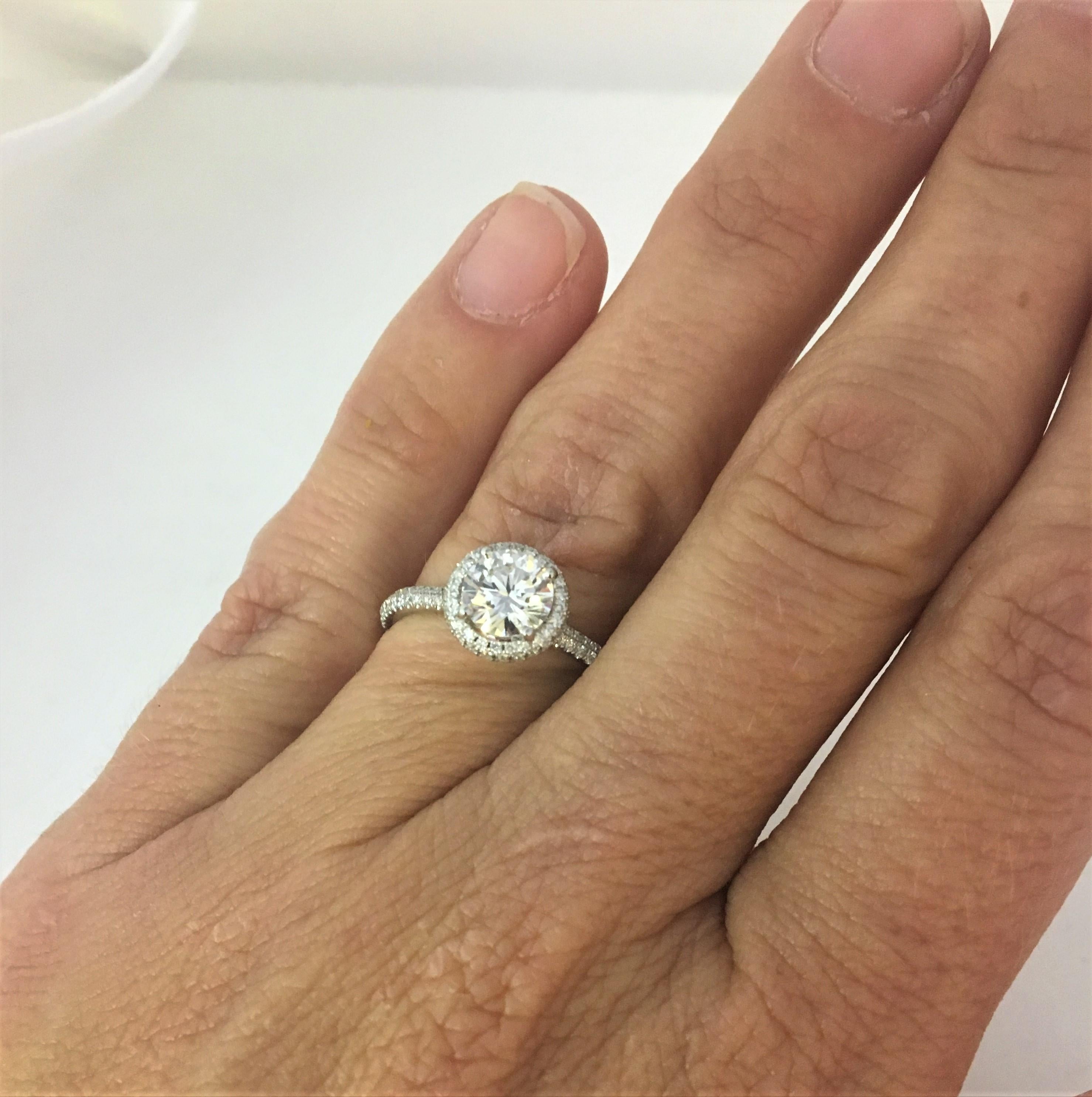 Round Cut 1.34 Carat Diamond Engagement Ring For Sale