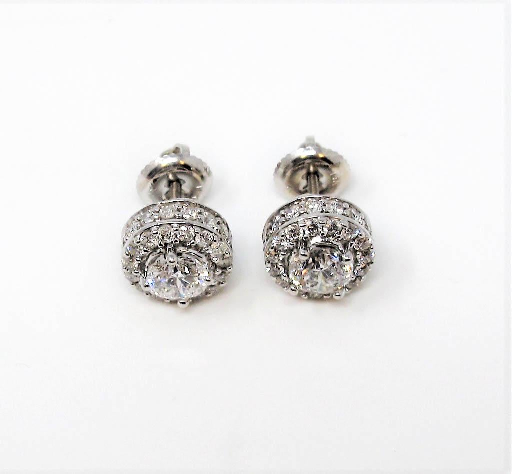 1.34 Carat Round Brilliant Pave Diamond Halo Stud Earrings 14 Karat White Gold In Good Condition For Sale In Scottsdale, AZ