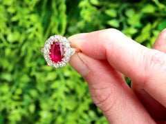 Anello di fidanzamento a grappolo con rubino da 1,34 carati e diamante da 1,12 carati, oro giallo 18k