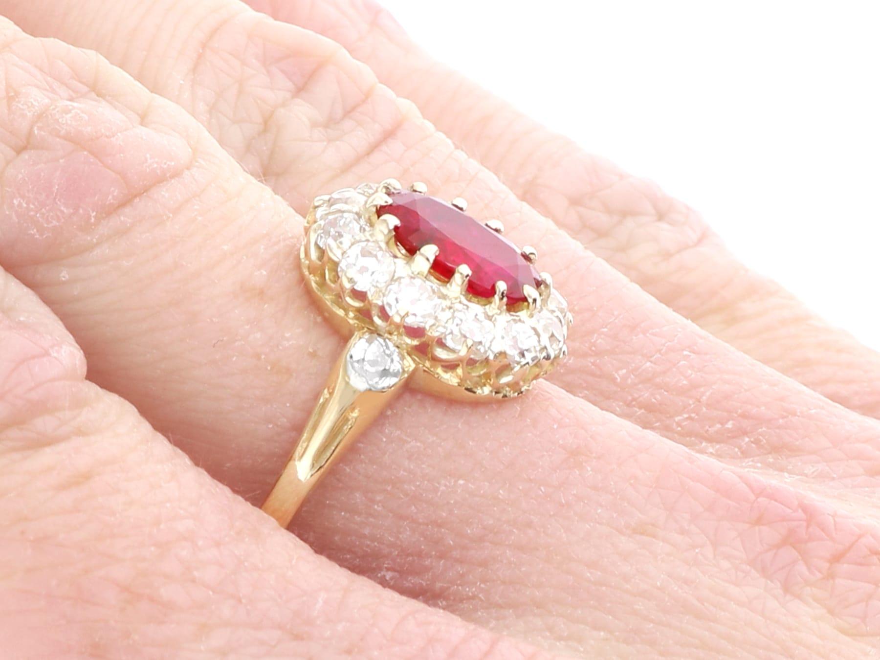 Rubí de 1,34 quilates y diamante de 1,12 quilates, anillo en racimo de oro amarillo de 18 quilates Circa 1935 en venta 4
