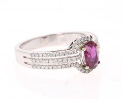 Anillo de oro blanco de 14 quilates con rubí y diamantes de 1,34 quilates