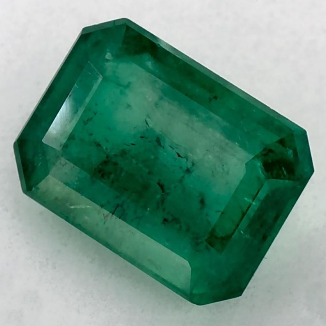 Con un vibrante tono verde, la piedra de nacimiento de mayo es un símbolo del renovado crecimiento primaveral. 

Explora la vibrante colección de esmeraldas, rubíes y zafiros de nuestra tienda, disponibles como gemas sueltas y combinadas con nuestra