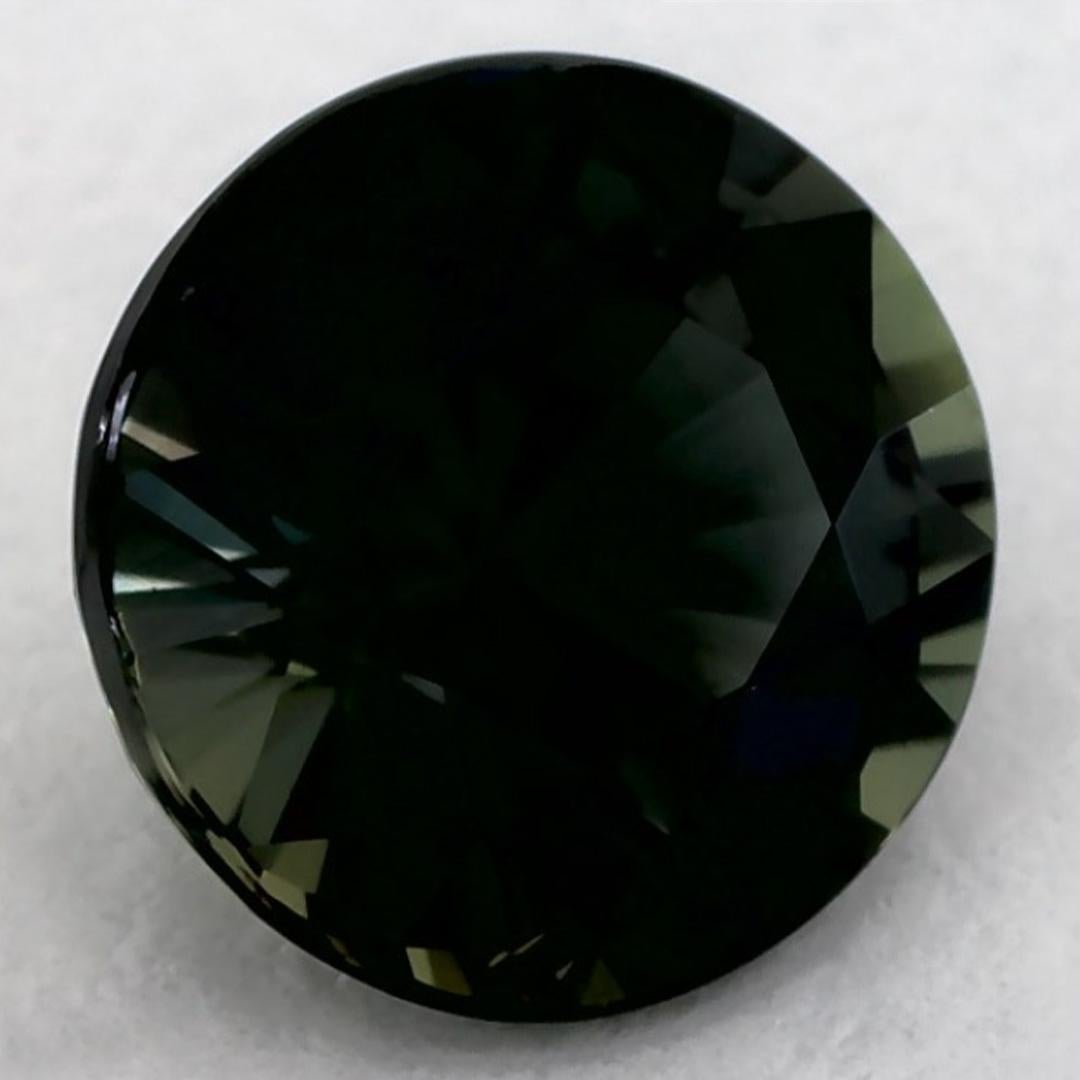 Ce saphir vert naturel offre élégance et sophistication. Avec sa riche saturation de couleurs et sa coupe précise, il constitue la pièce maîtresse parfaite pour une bague de fiançailles ou une conception de bijoux de luxe.

Ce saphir provient du Sri