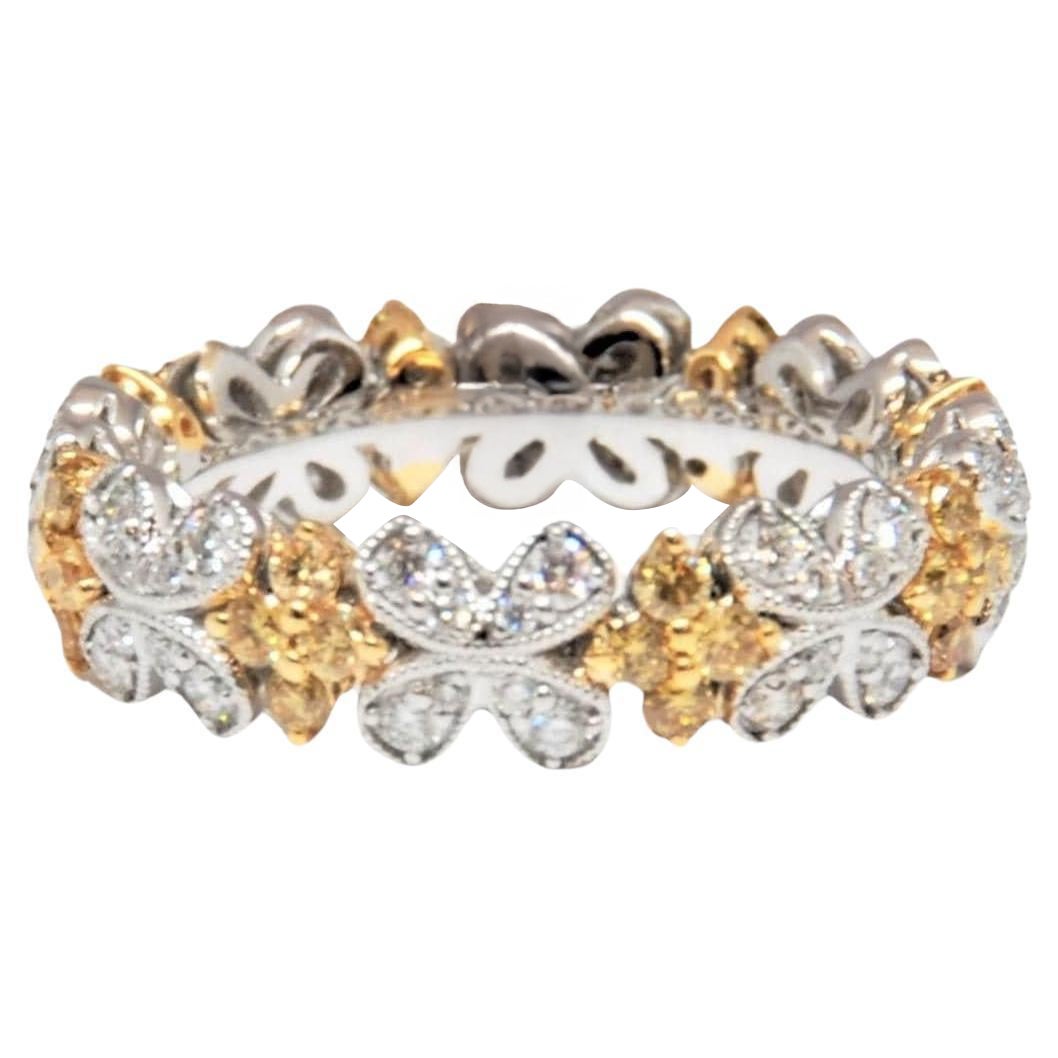 1,34 Karat Gelber & Weißer Blumenförmiger Diamant-Eternity-Ring im Angebot