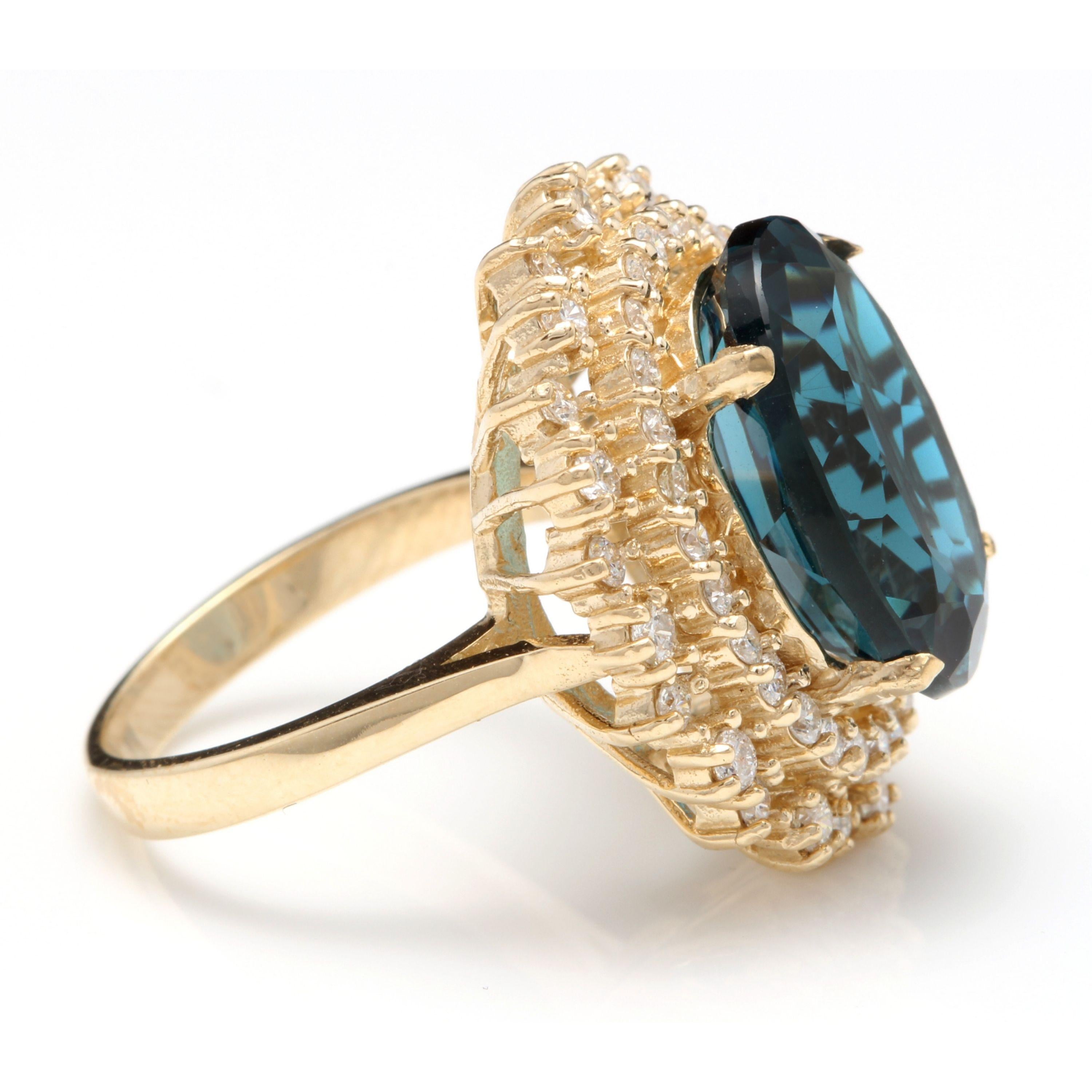Taglio misto 13,40 carati di topazio blu di Londra naturale e diamante Anello in oro giallo 14 carati in vendita