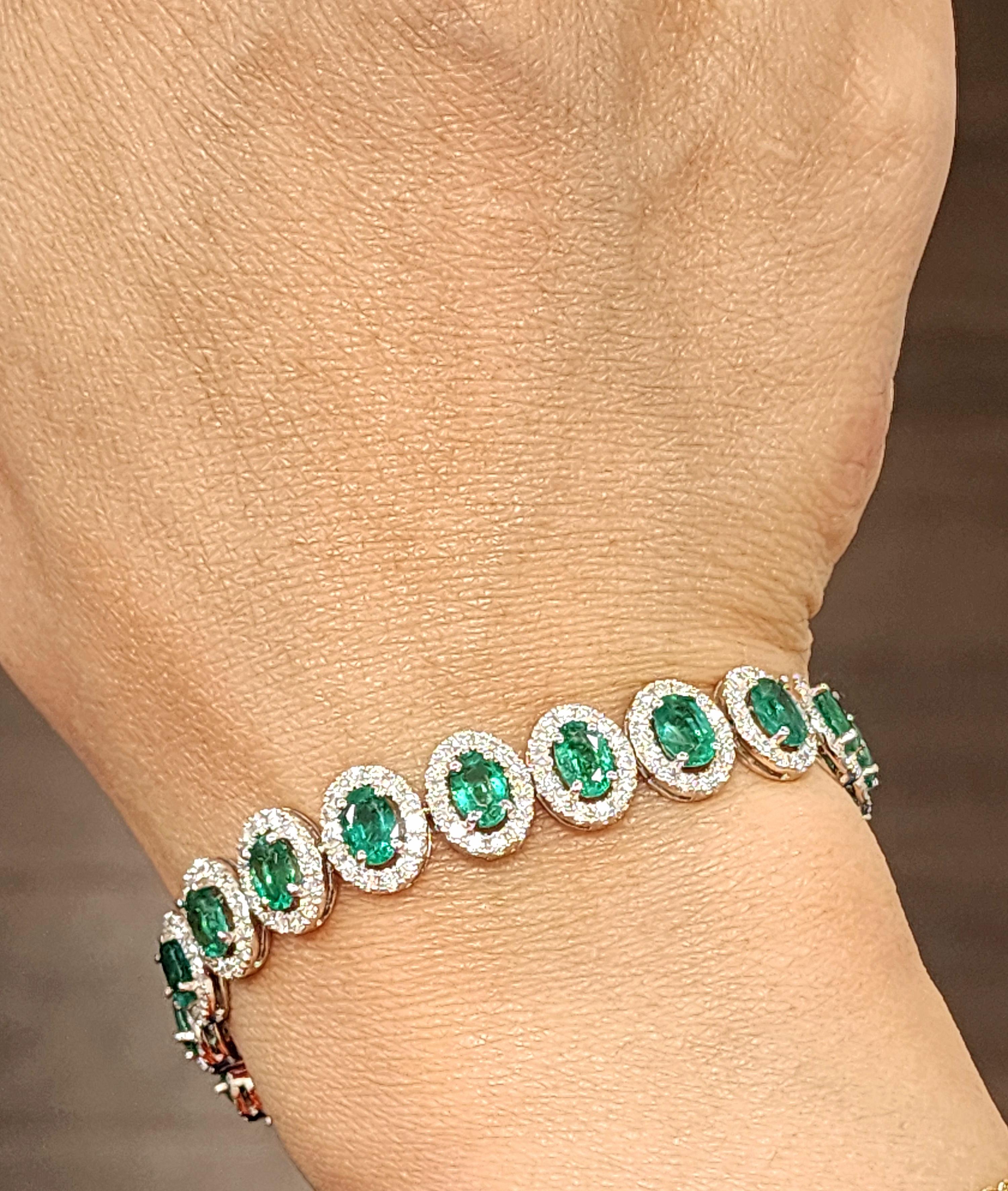 13,41 ct Natürlicher sambischer Smaragd & Diamant-Armband (Moderne) im Angebot