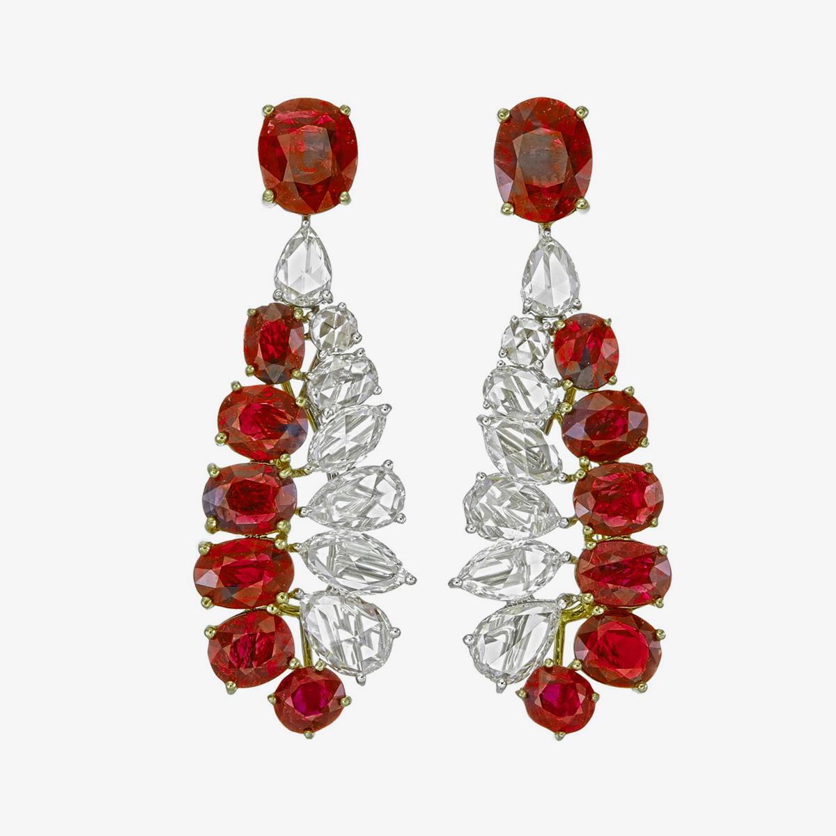 Estetismo Orecchini con rubino di Birmania senza calore e diamanti da 13,44 carati in oro bianco da 18 carati in vendita