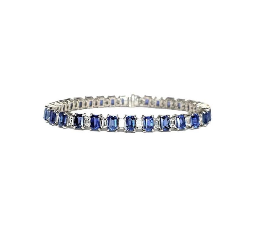 Modern 16.03 ct Natural Emerald Cut Sapphire & Diamond Bracelet For Sale
