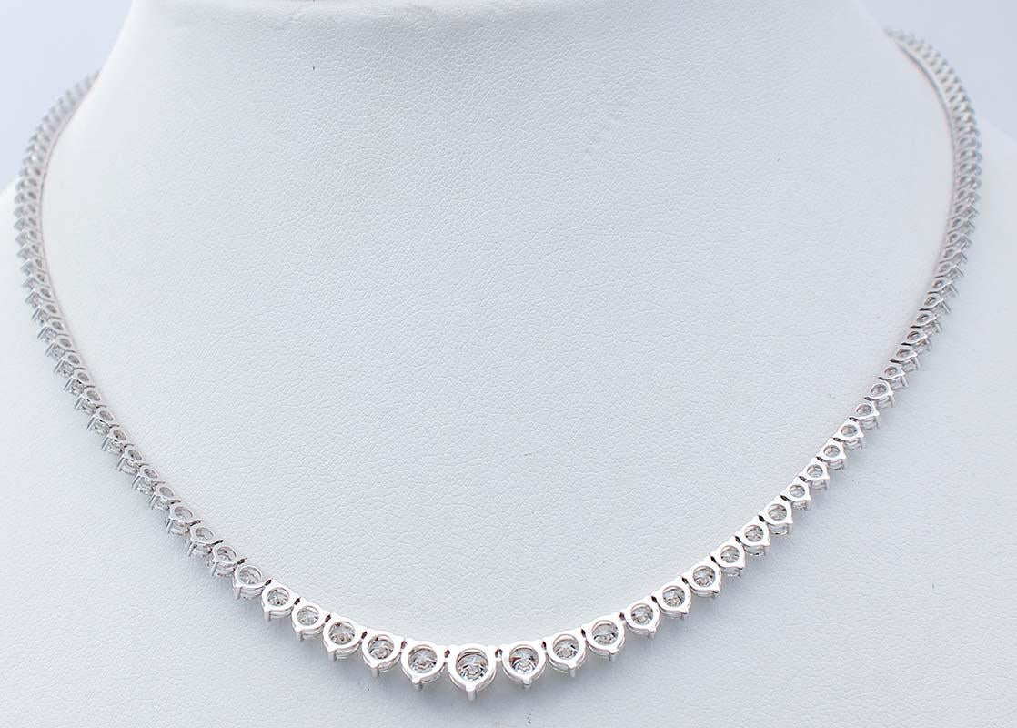 13.45 Carats Diamonds, 18 Karat White Gold Modern Necklace In New Condition For Sale In Marcianise, Marcianise (CE)
