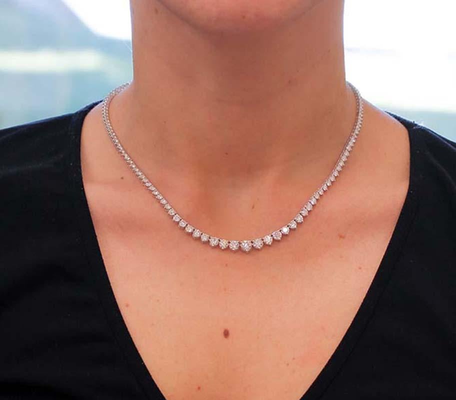 13.45 Carats Diamonds, 18 Karat White Gold Modern Necklace For Sale 1