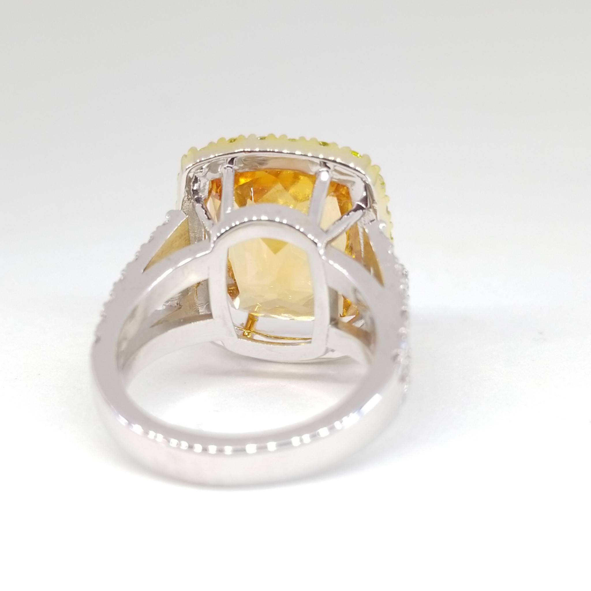 13.46 Carat Natural Grossular Garnet 1.75 Carat Canary and White Diamond Ring For Sale 1