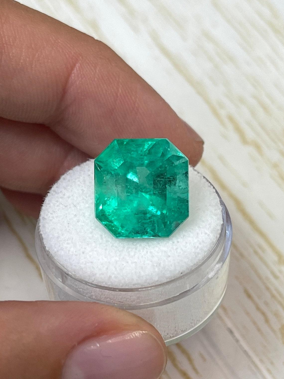 13.46ct Dark Green Asscher Cut Colombian Gem 14.5x14 Genuine May Birthstone In New Condition For Sale In Jupiter, FL