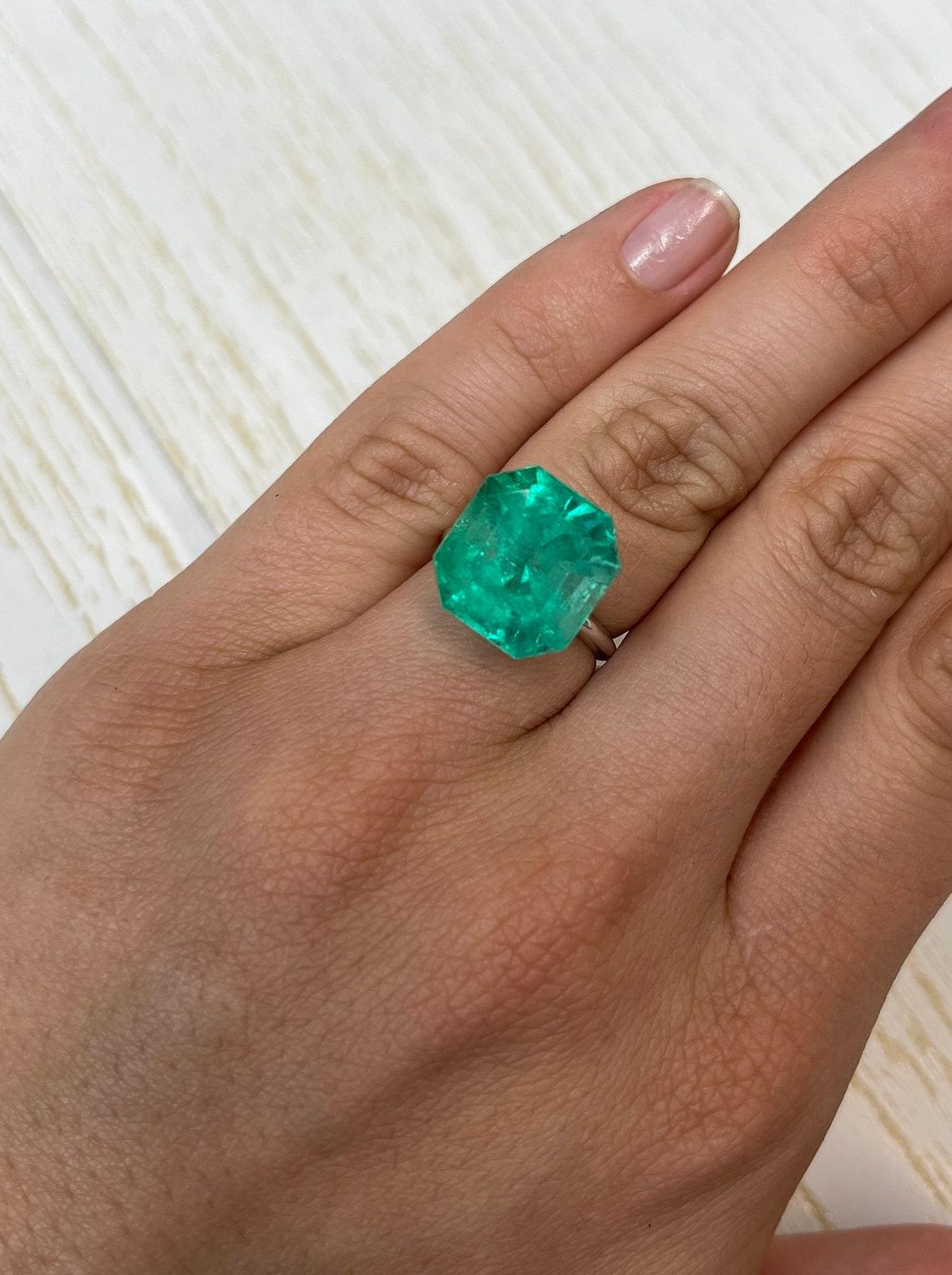 13.46ct Dark Green Asscher Cut Colombian Gem 14.5x14 Genuine May Birthstone For Sale 2