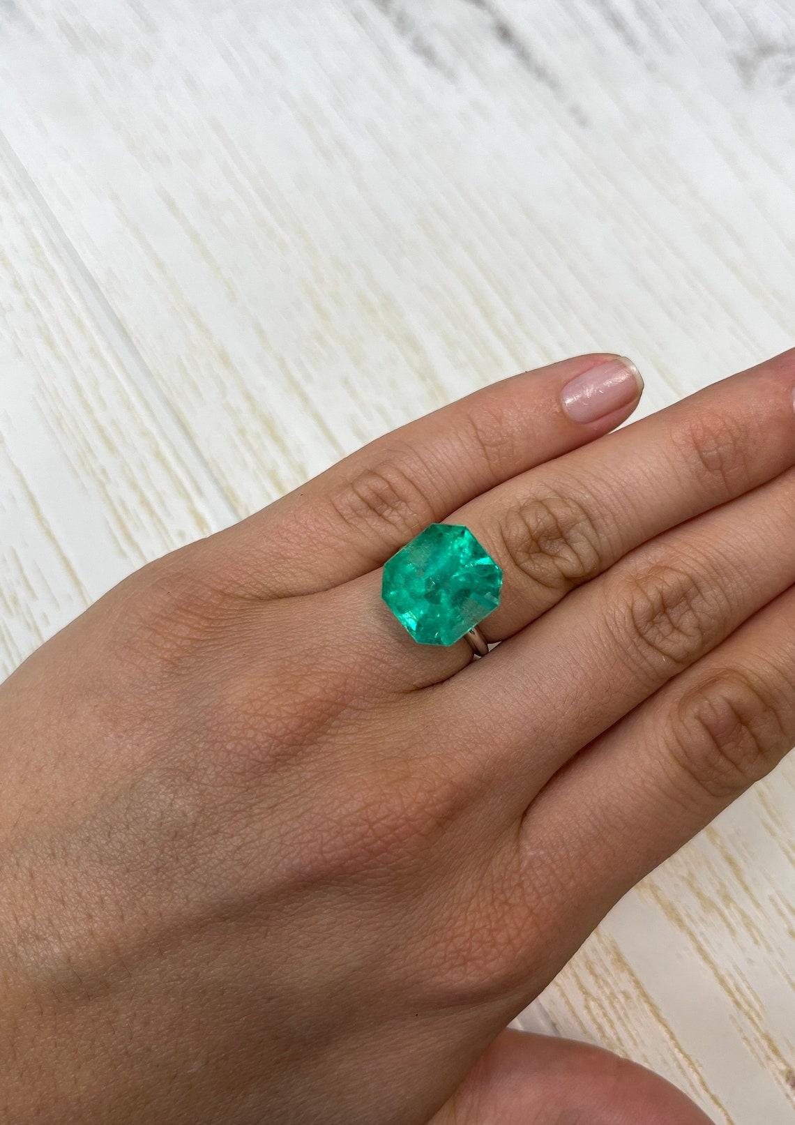 13.46ct Dark Green Asscher Cut Colombian Gem 14.5x14 Genuine May Birthstone For Sale 3