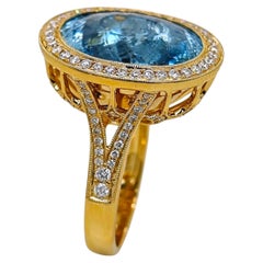 13.48 Carat Aquamarine Round Diamond Yellow Gold Ring