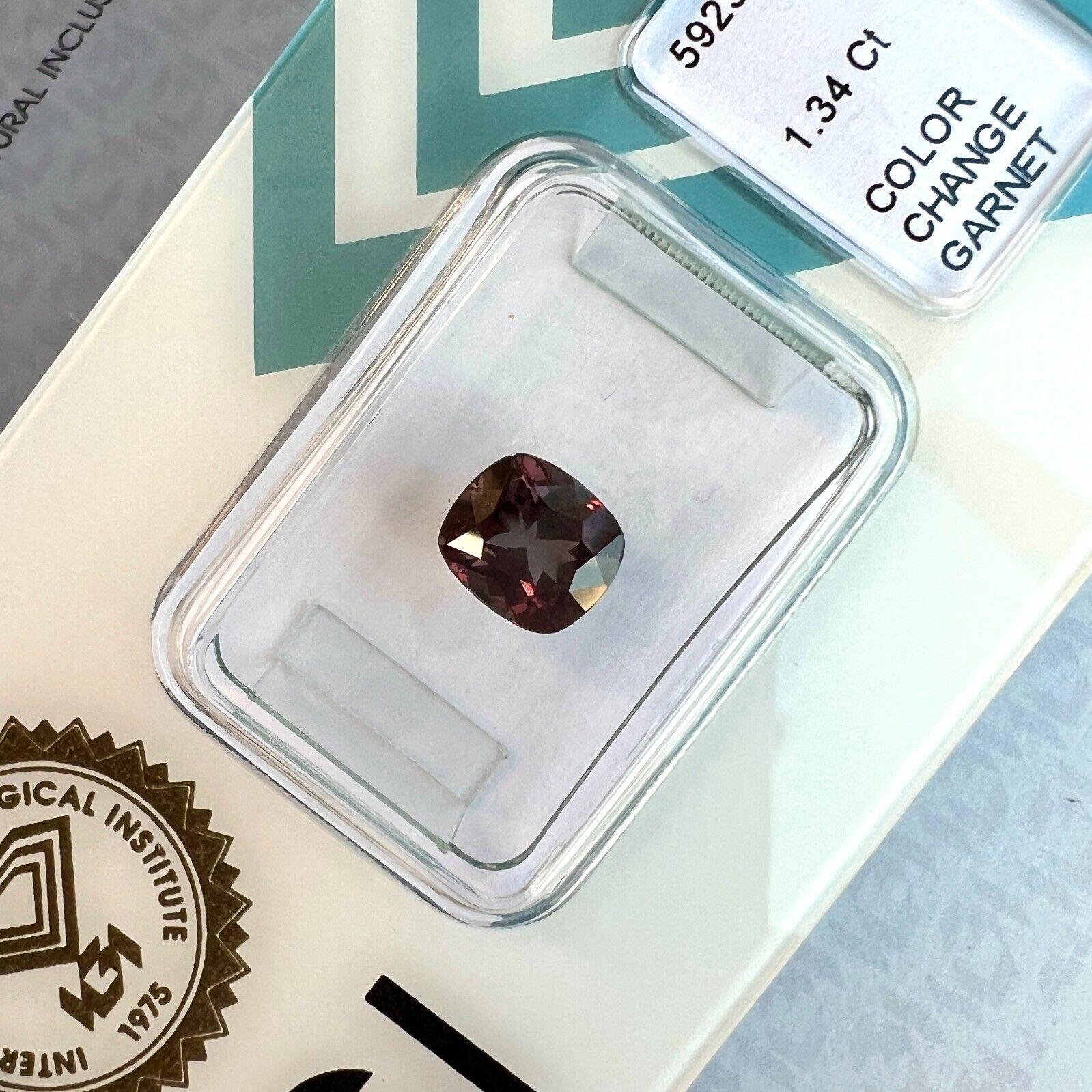 1,34ct Farbwechsel Granat Natürlicher Kissenschliff Seltener IGI zertifizierter Edelstein im Zustand „Neu“ im Angebot in Birmingham, GB