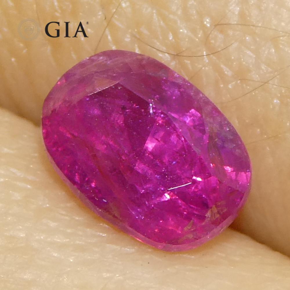 1,34ct Cushion Purplish Red Ruby GIA zertifiziert Unerhitzt im Zustand „Neu“ im Angebot in Toronto, Ontario