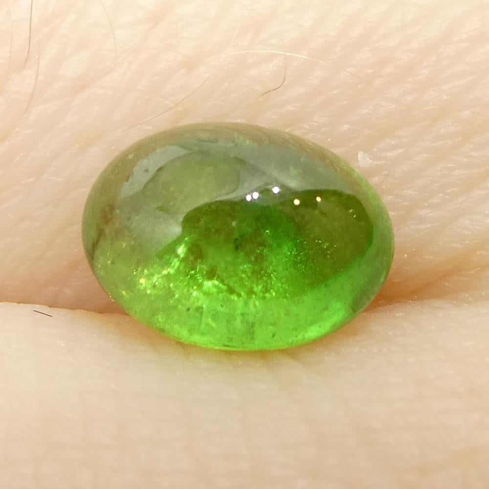 Taille ovale grenat tsavorite vert cabochon ovale de 1,34 carat, non chauffé en vente
