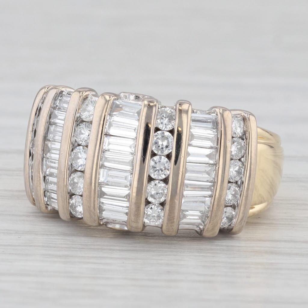 Anello con diamante baguette da 1,34 carati in oro giallo 18k, misura 5,25-5,5 in vendita 1