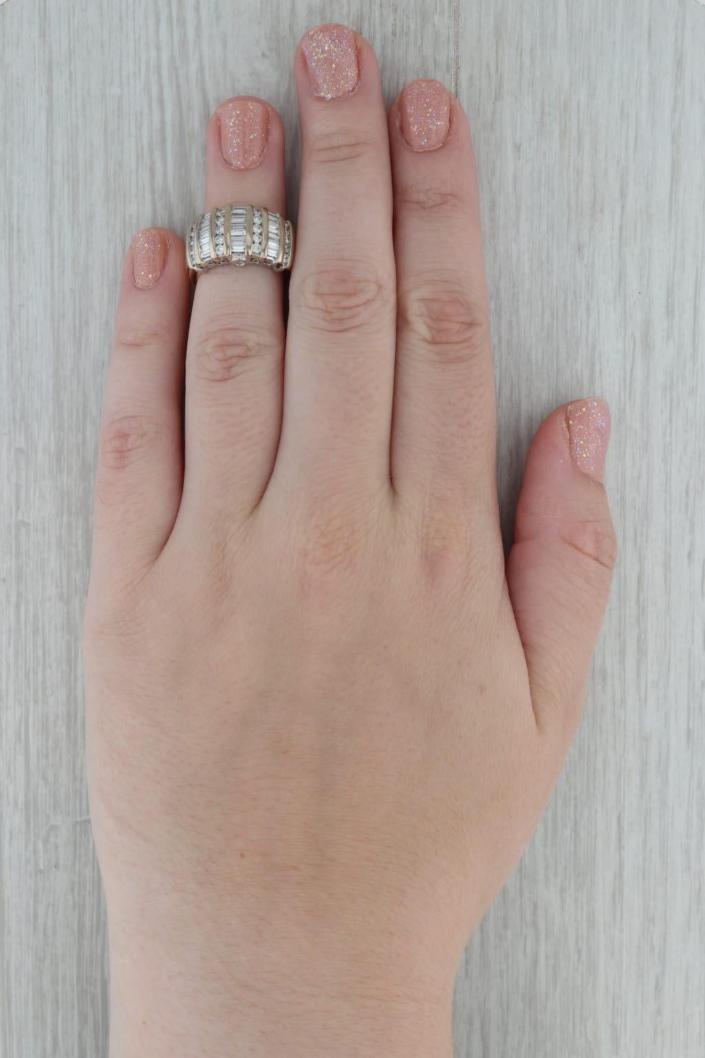 Anello con diamante baguette da 1,34 carati in oro giallo 18k, misura 5,25-5,5 in vendita 4