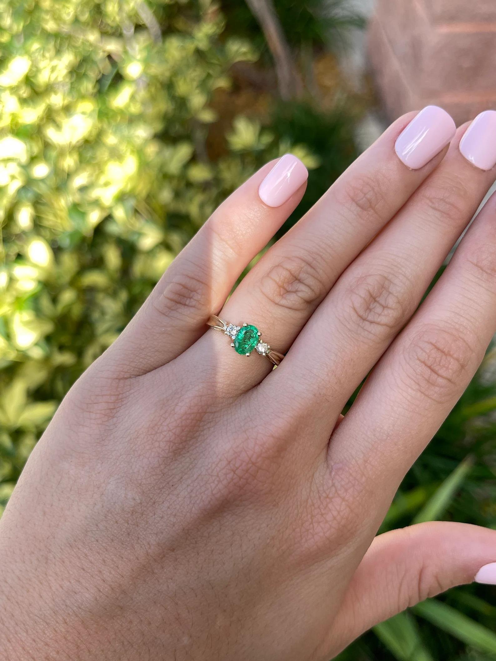 Modern 1.34tcw Natural Vivid Emerald & Diamond Accent Classic Three Stone Ring 14K For Sale